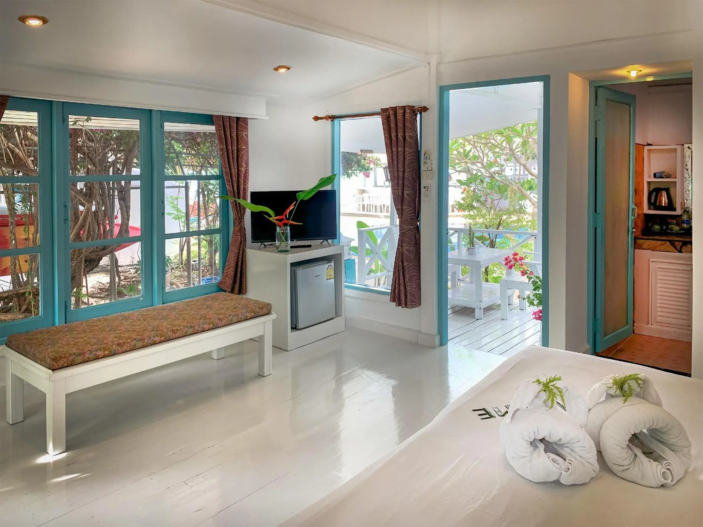 TV and multimedia in Sand Sea Resort & Spa - Lamai Beach , Koh Samui