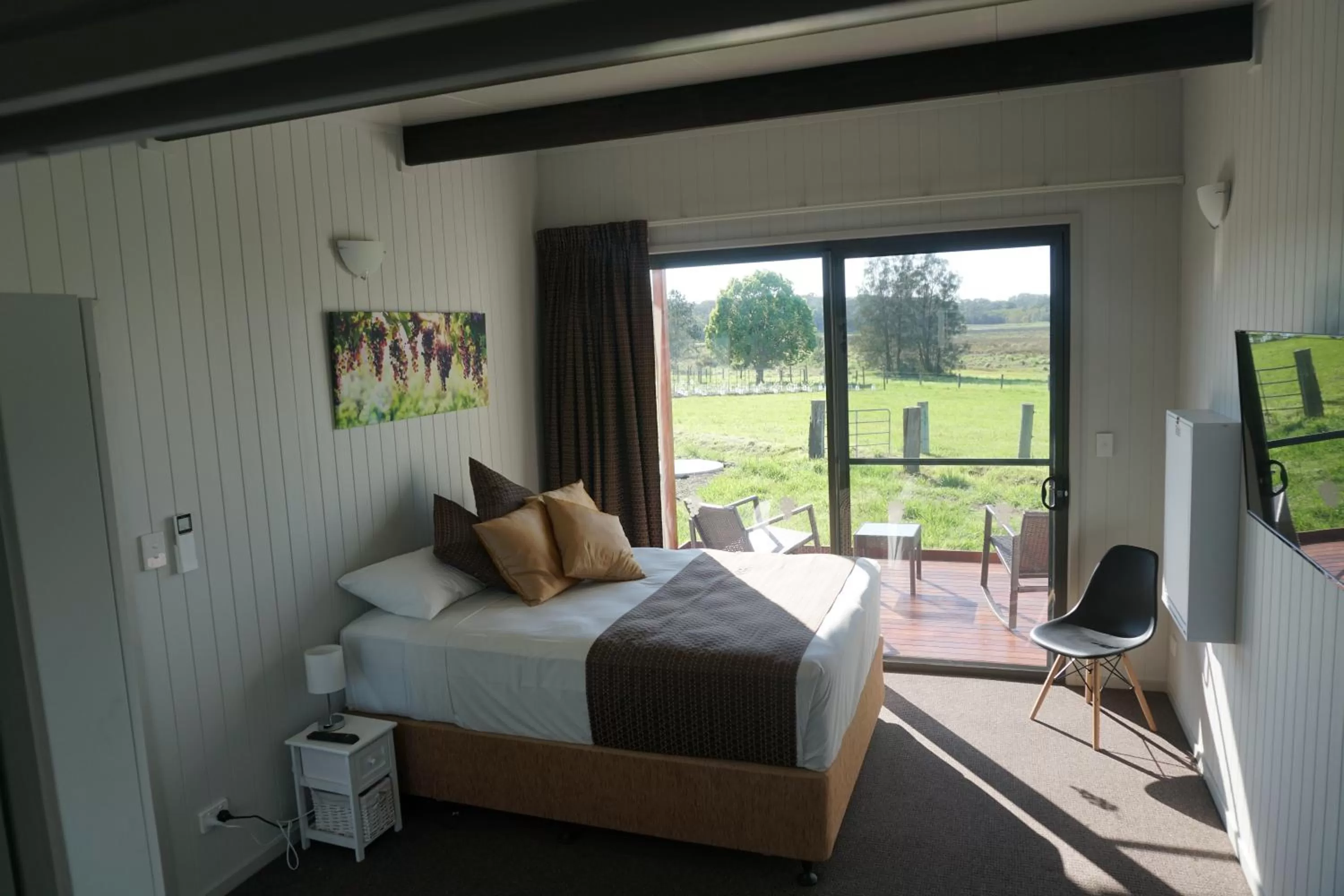 Natural landscape, Bed in Narangba Motel (formerly Brisbane North B&B and Winery)