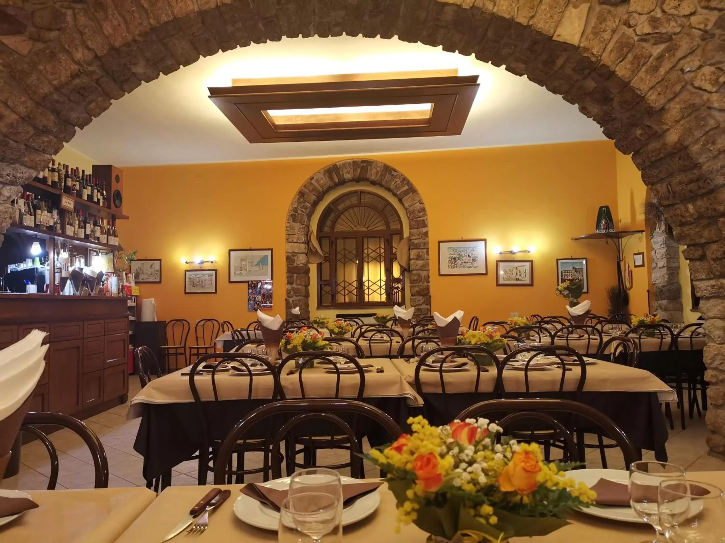 Restaurant/Places to Eat in Albergo Ristorante Pizzeria Del Viale