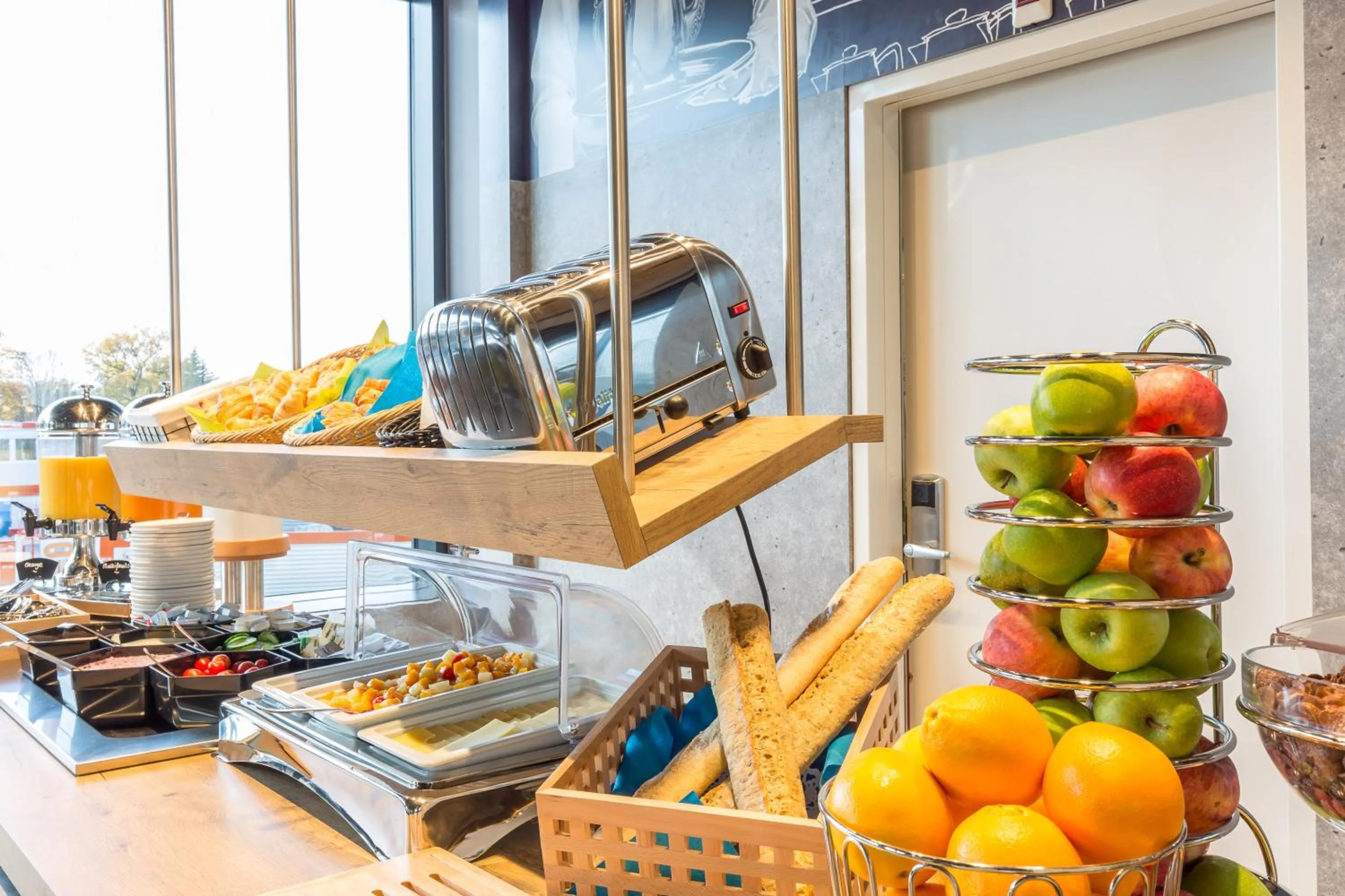 Food and drinks in ibis budget Geneve Palexpo Aeroport