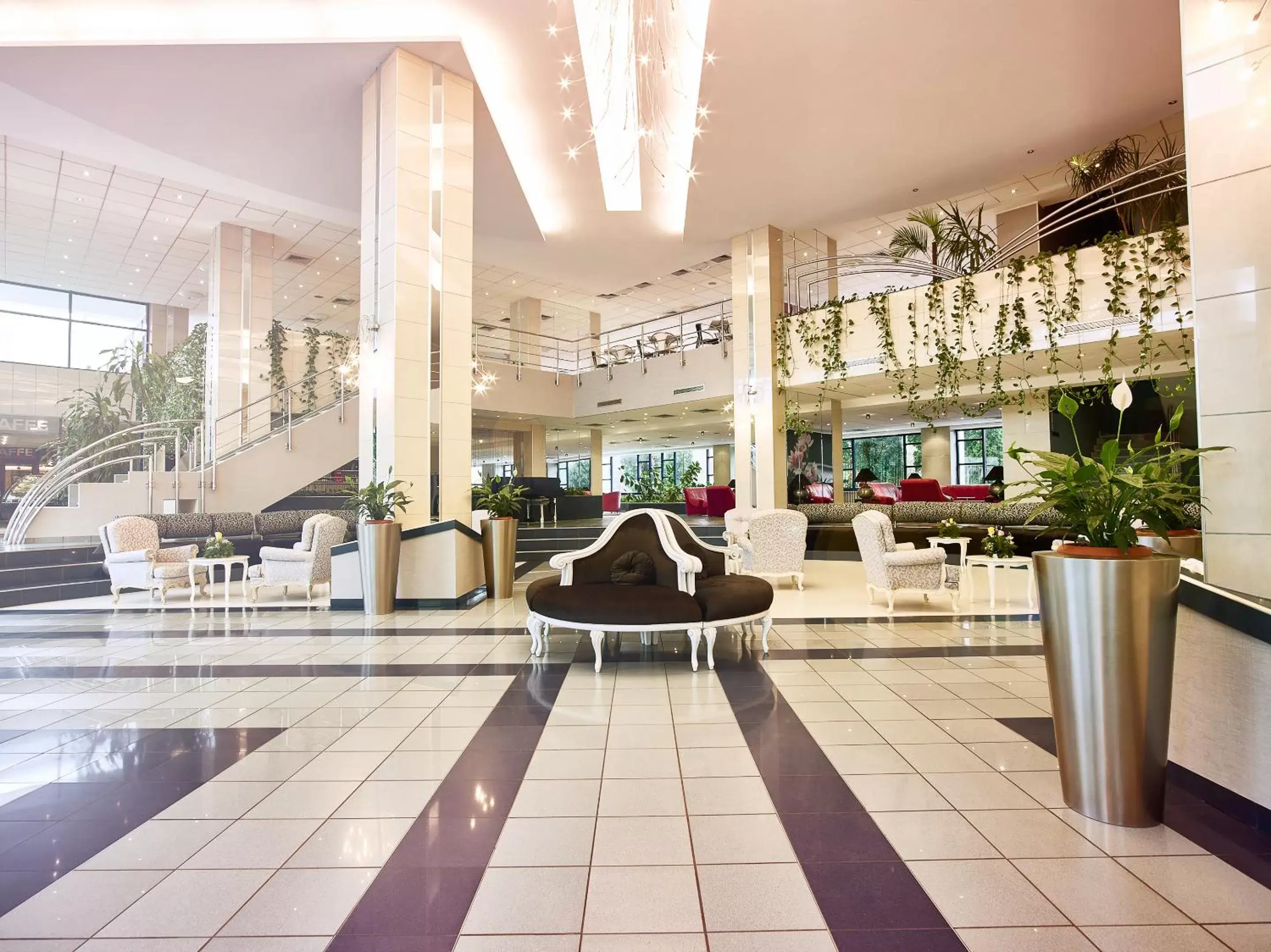 Lobby or reception in Continental Forum Oradea