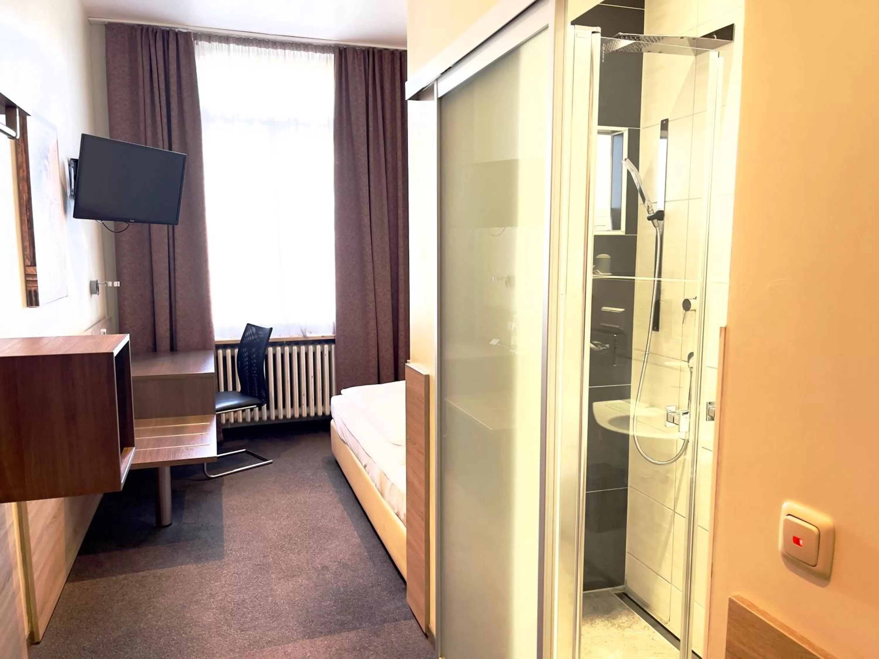 Photo of the whole room in Hotel Central