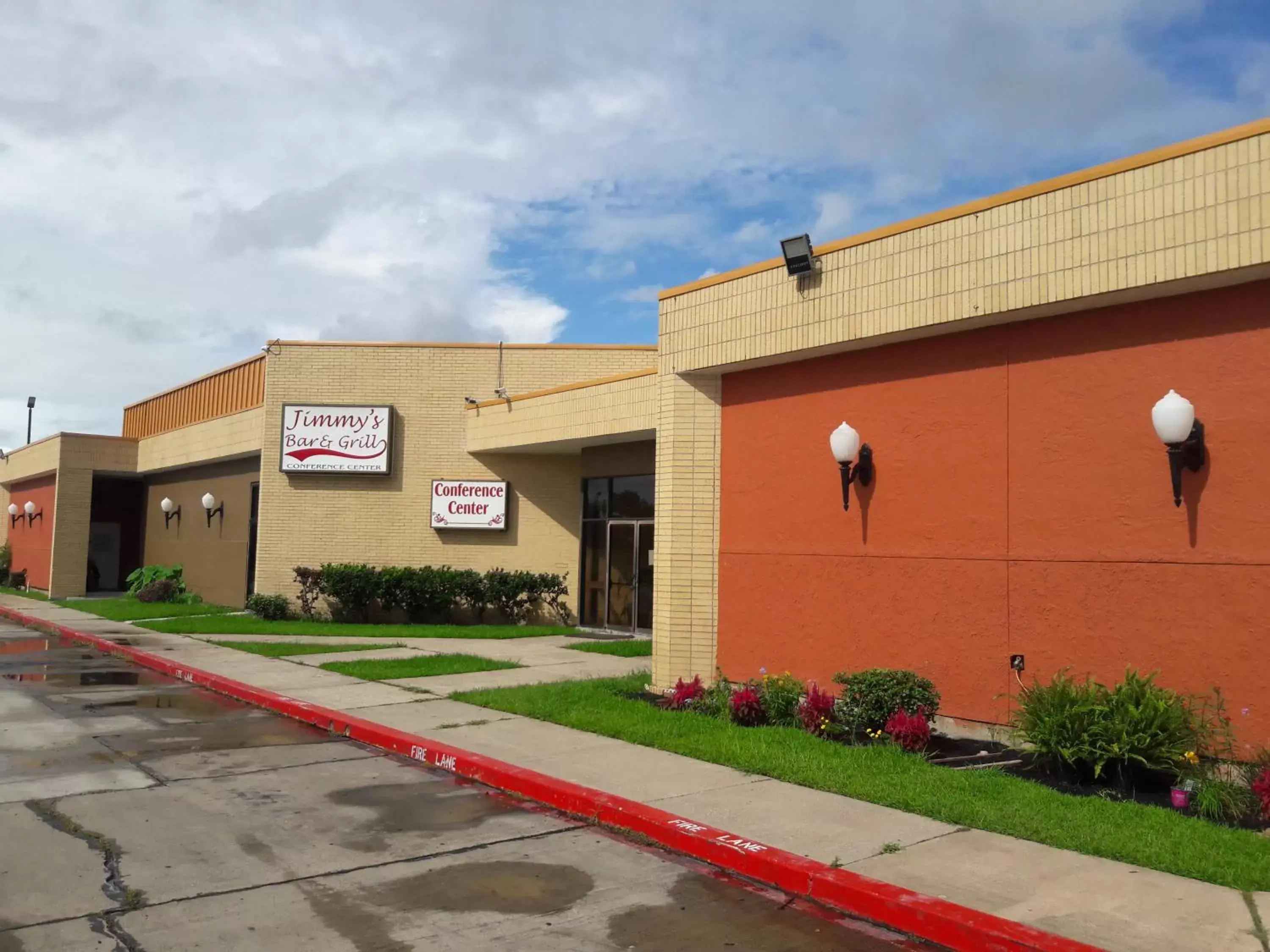 Facade/entrance, Property Building in Americas Best Value Inn & Suites-Texas City/La Marque Facade/entrance, Property Building in Americas Best Value Inn & Suites-Texas City/La Marque