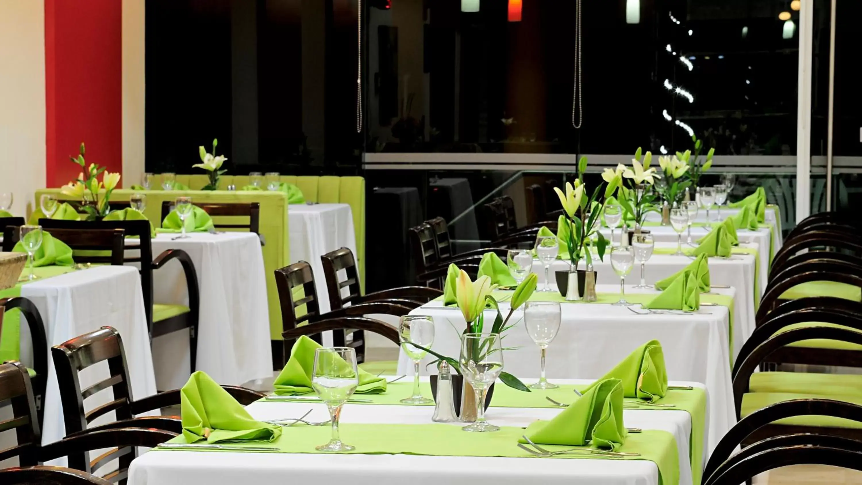 Restaurant/Places to Eat in Holiday Inn Uruapan, an IHG Hotel