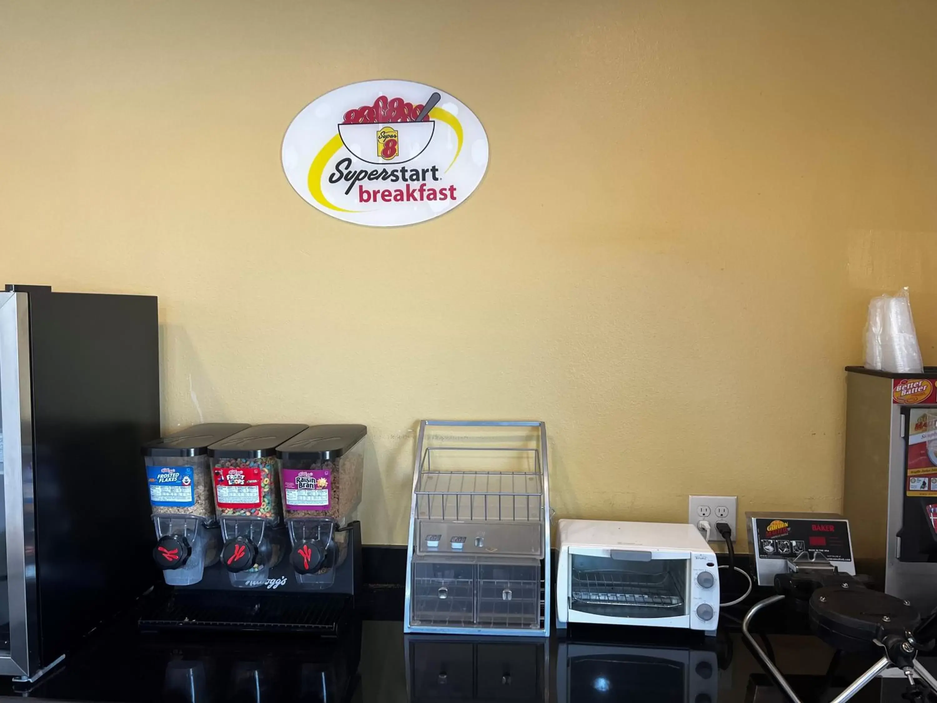 Breakfast in Super 8 by Wyndham Kenedy Breakfast in Super 8 by Wyndham Kenedy