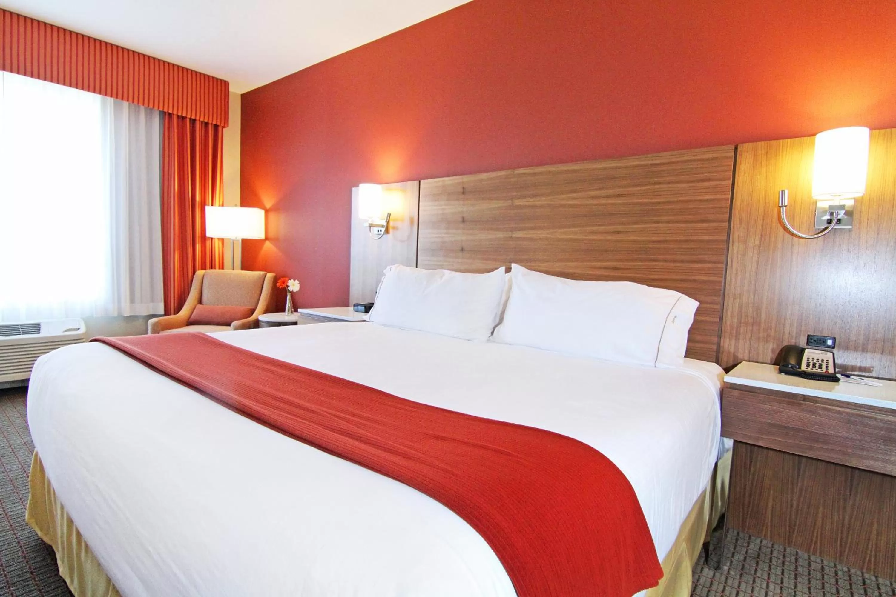 Photo of the whole room, Bed in Holiday Inn Express and Suites Calgary University by IHG