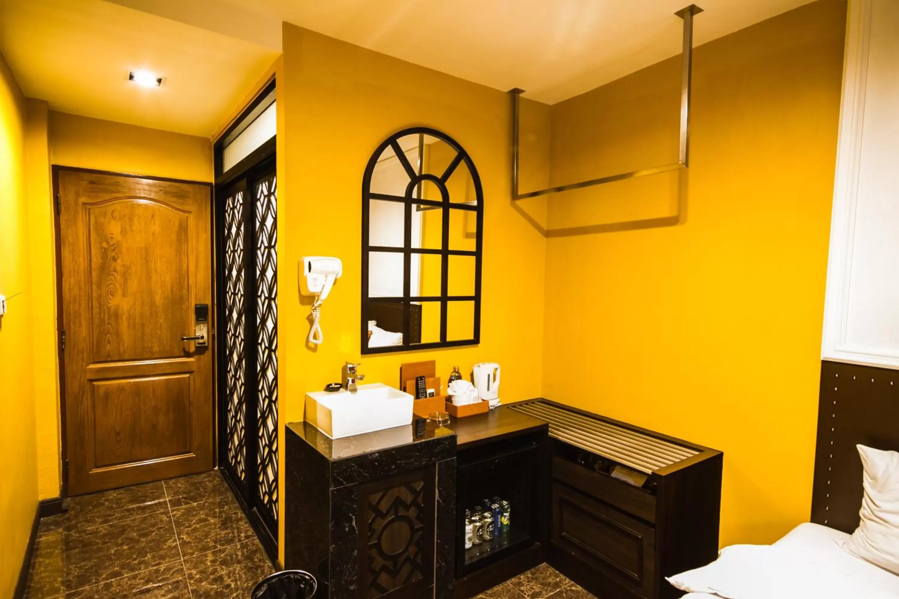 Bed, Bathroom in Khaosan Palace Hotel - SHA Extra Plus