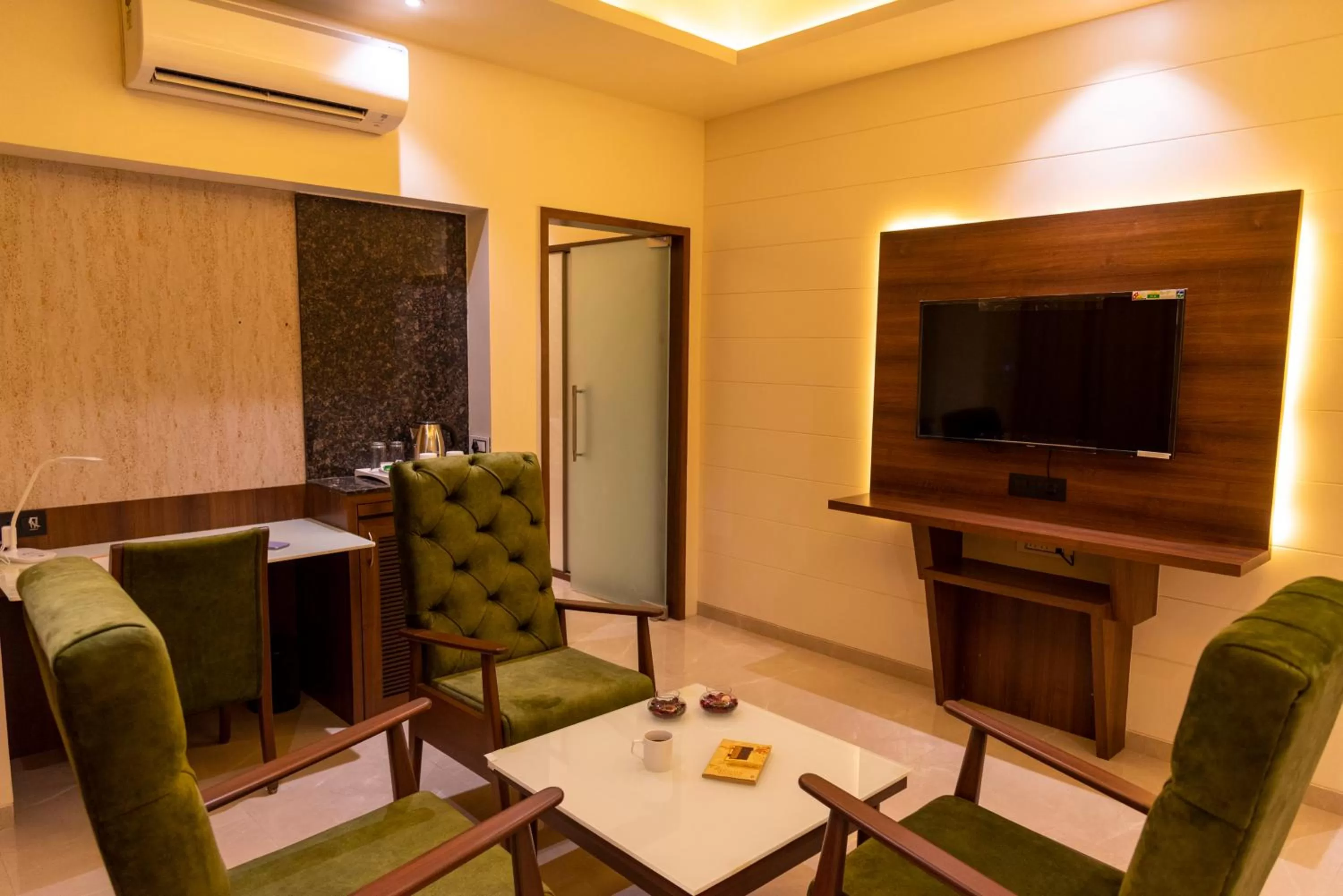 Living room in Hotel Pratham