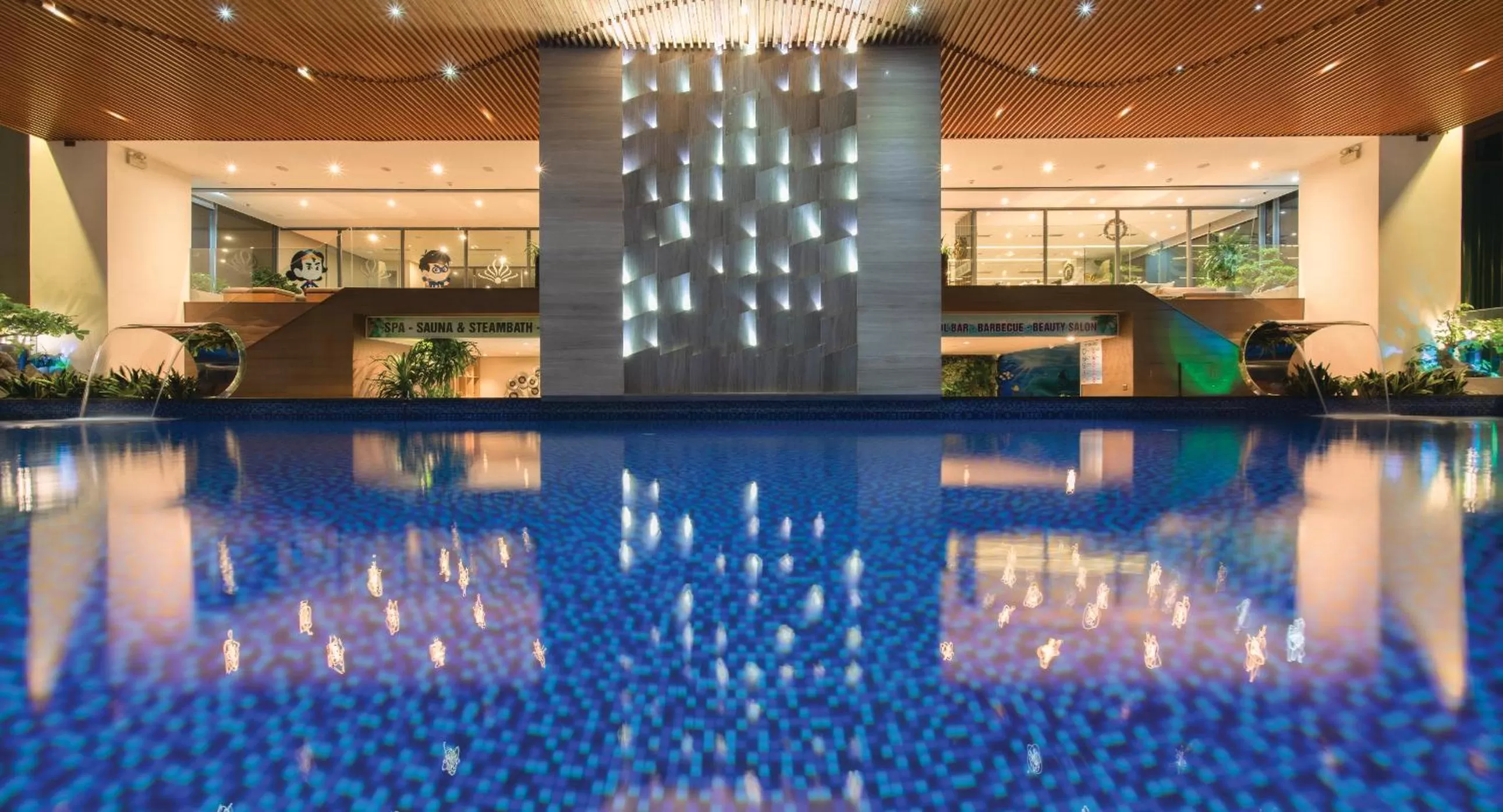 Swimming pool in Queen Ann Nha Trang Hotel