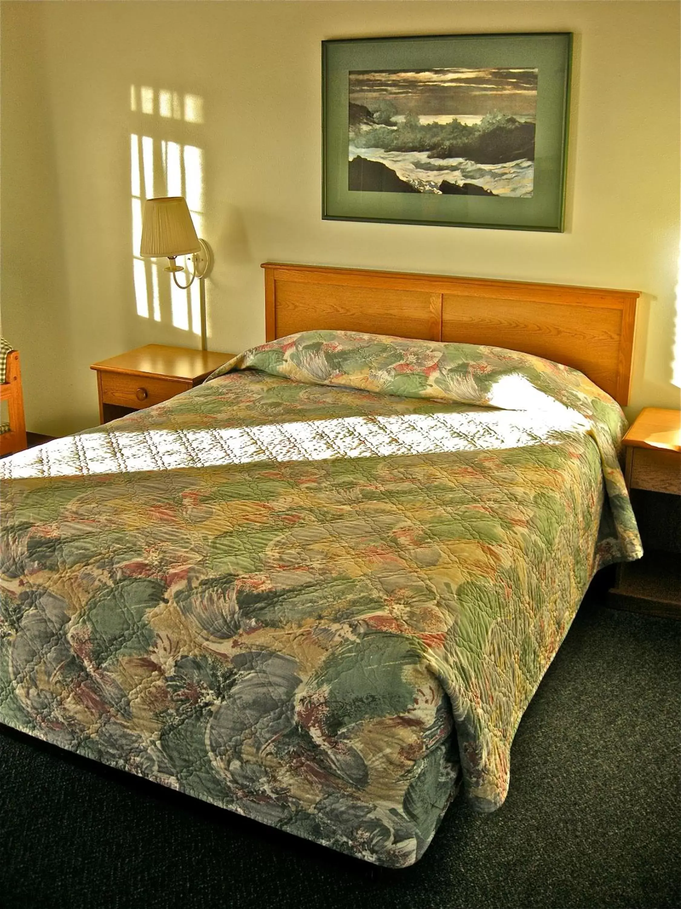 Bed in Azalea Lodge