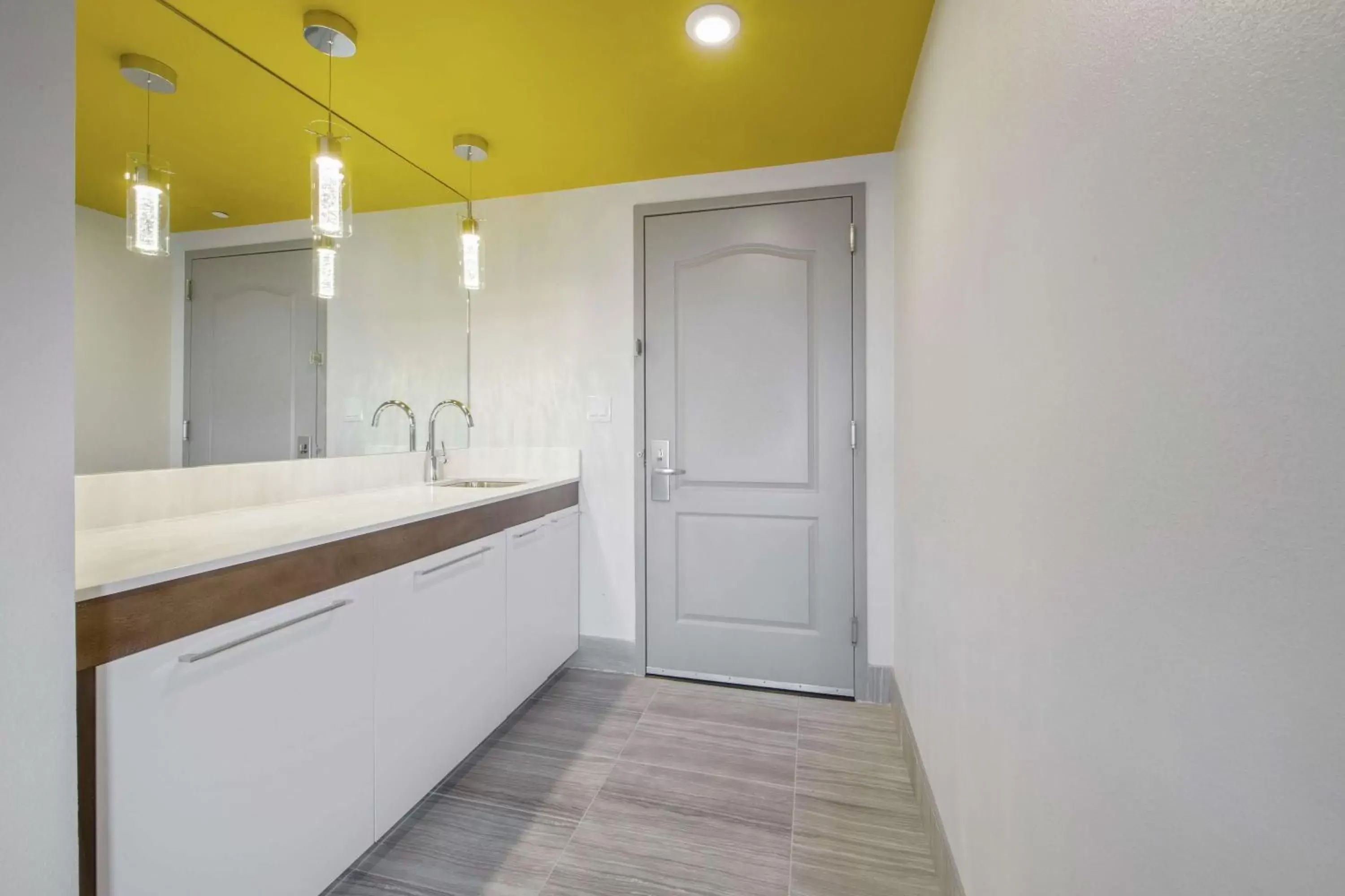 Living room in Hampton Inn & Suites Raleigh-Durham Airport-Brier Creek Living room in Hampton Inn & Suites Raleigh-Durham Airport-Brier Creek