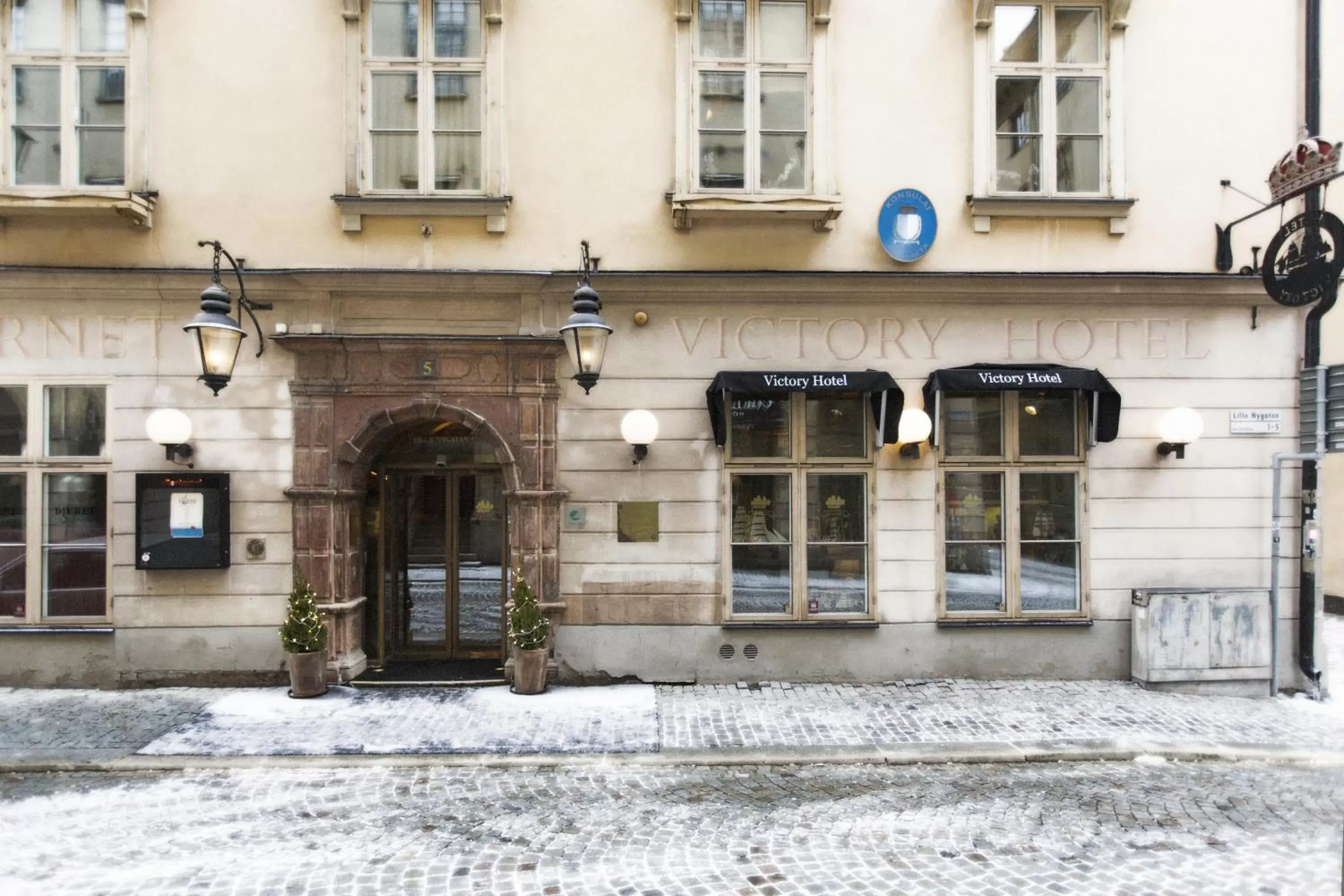 Facade/entrance in Victory Hotel