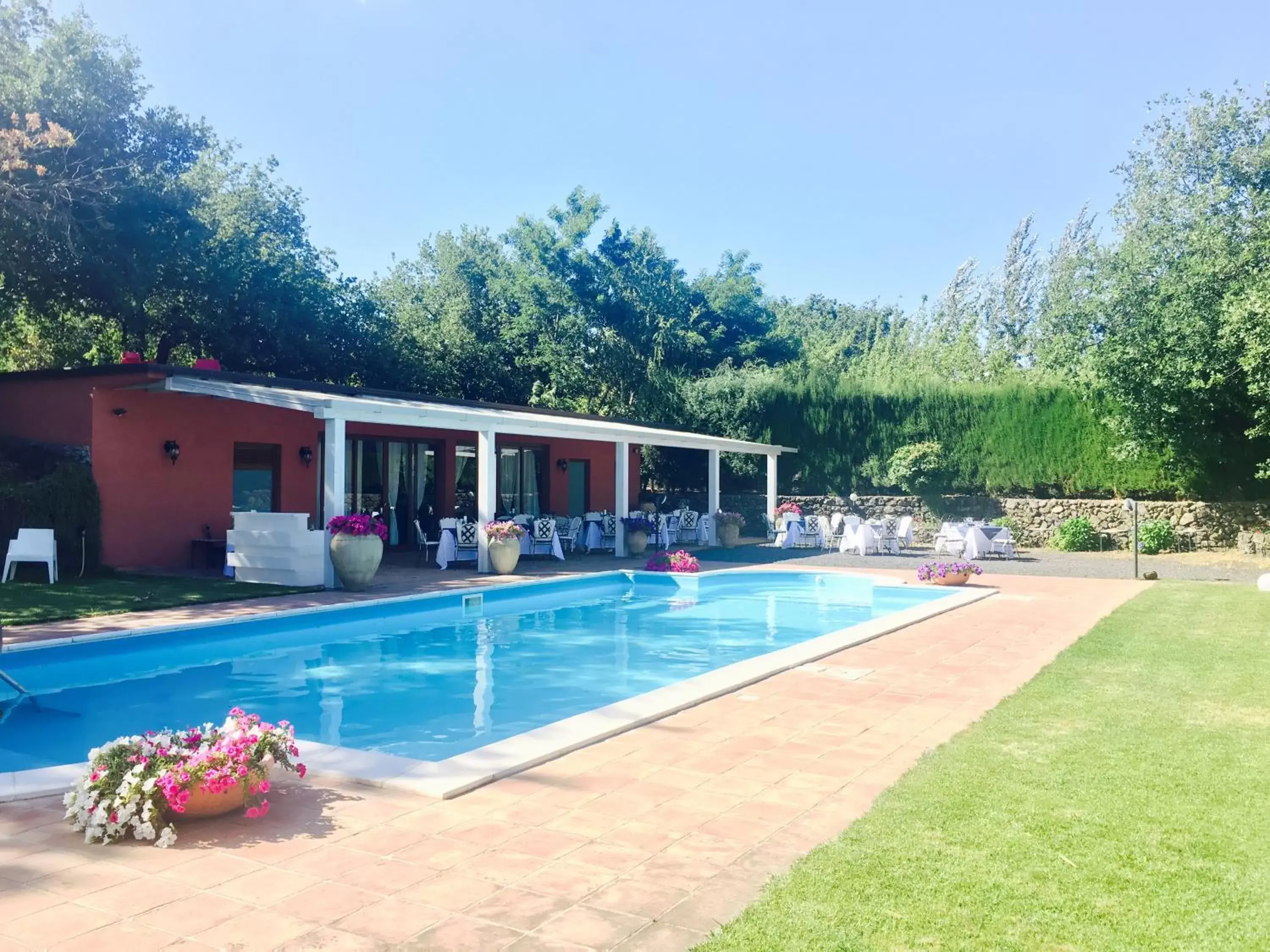 Swimming Pool in Bed and Breakfast Il Glicine