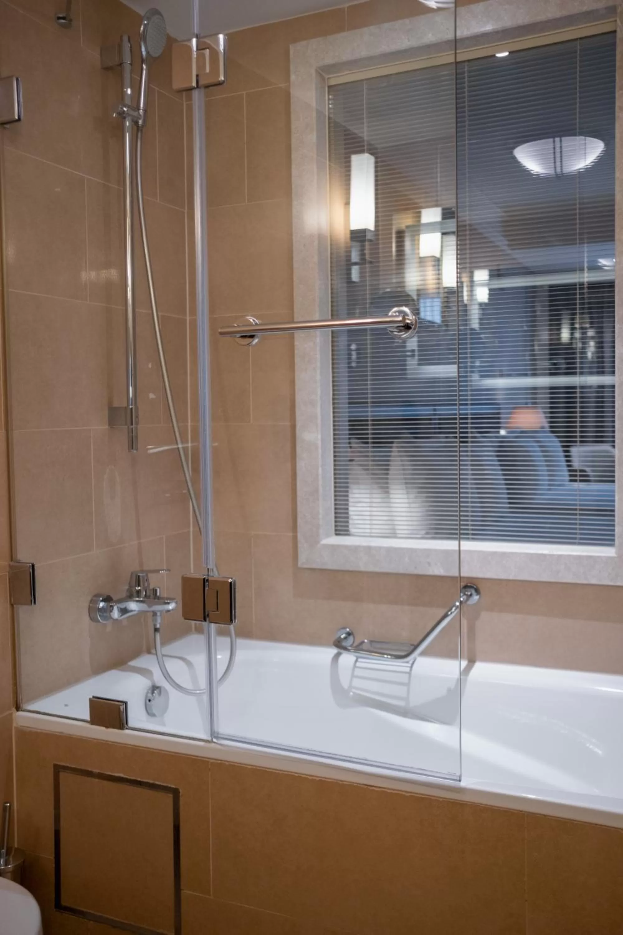 Shower, Bathroom in Windsor Hotel & Convention Center Istanbul