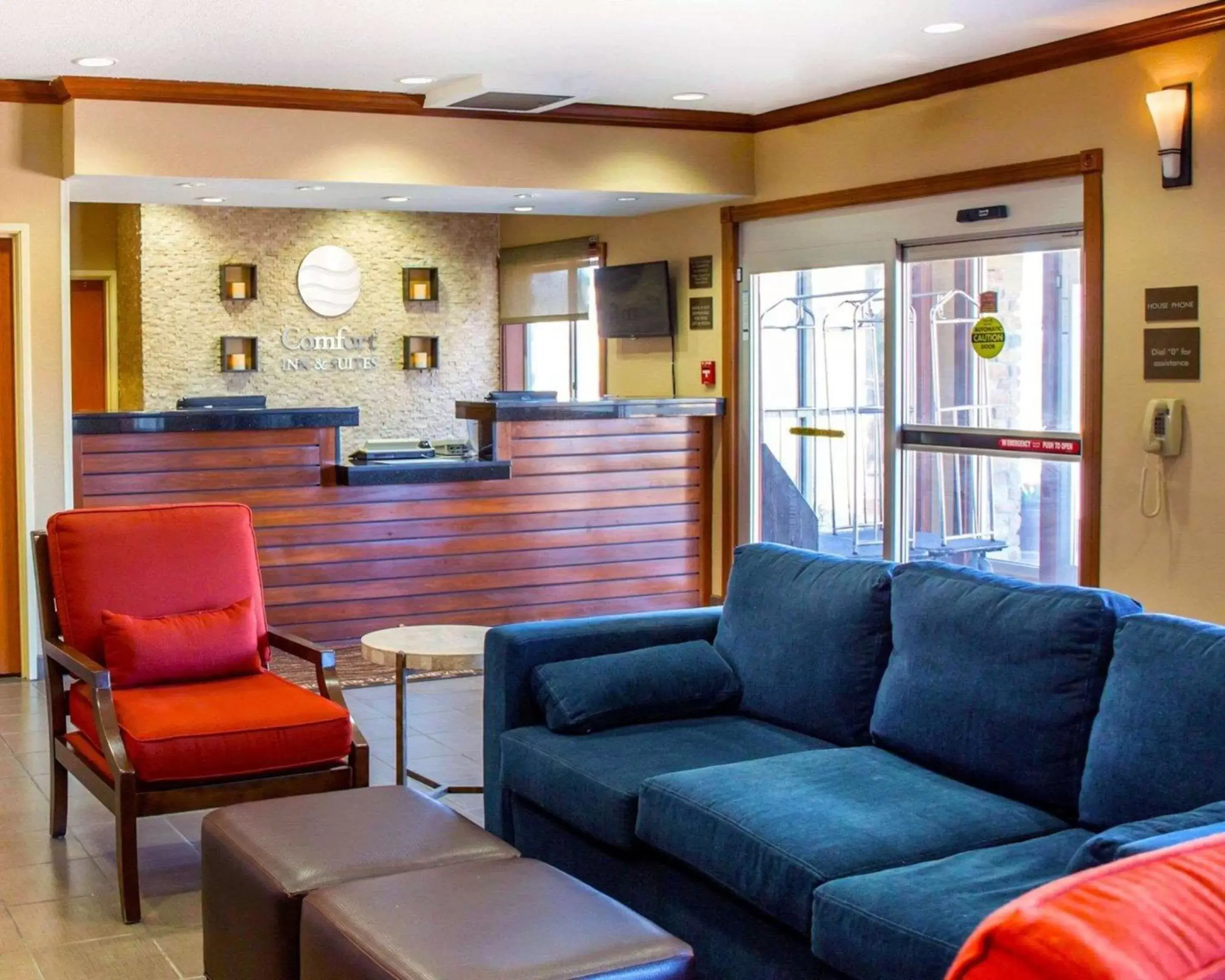 Lobby or reception, Lobby/Reception in Comfort Inn & Suites Coralville - Iowa City near Iowa River Landing