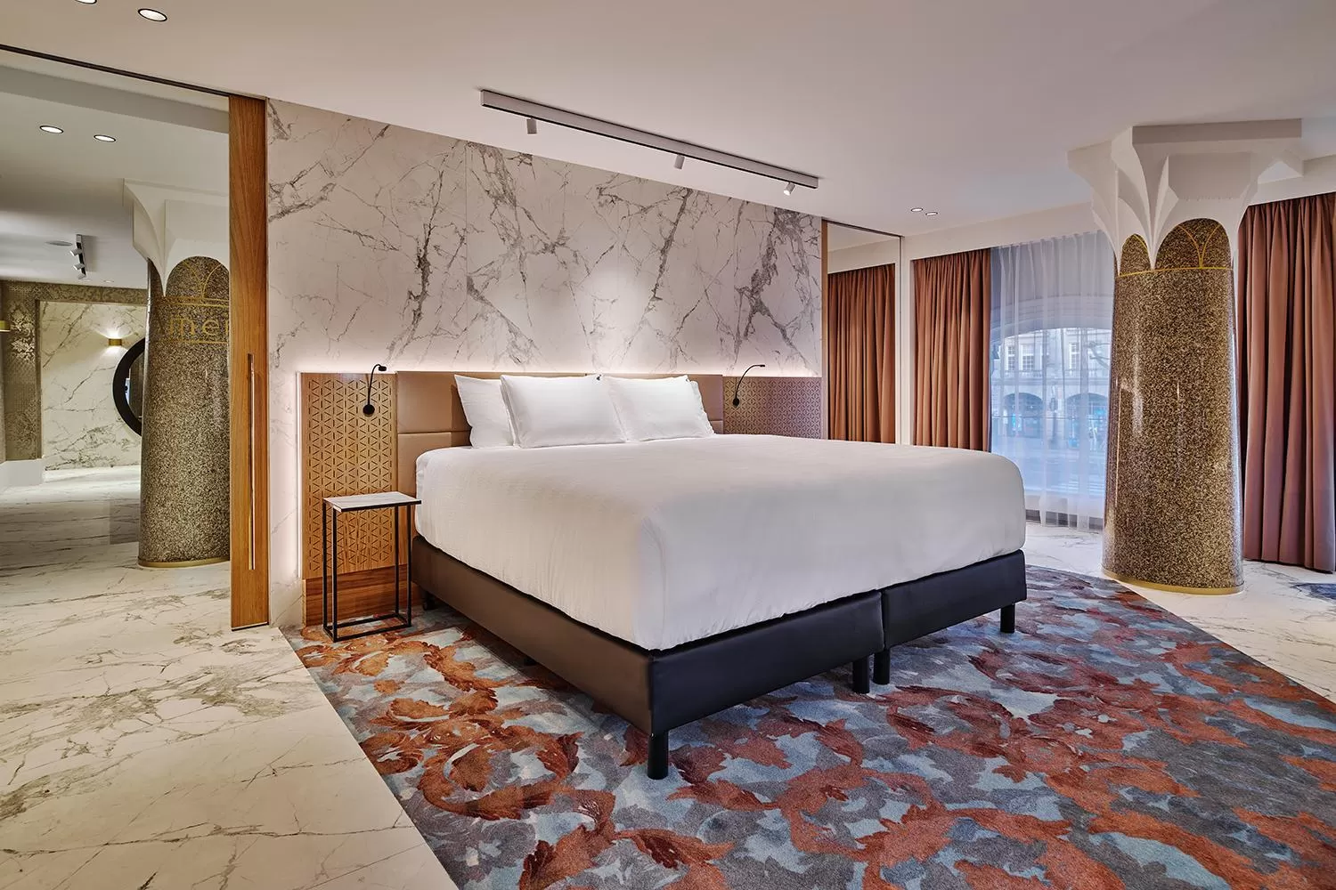 Bed in Clayton Hotel Amsterdam American