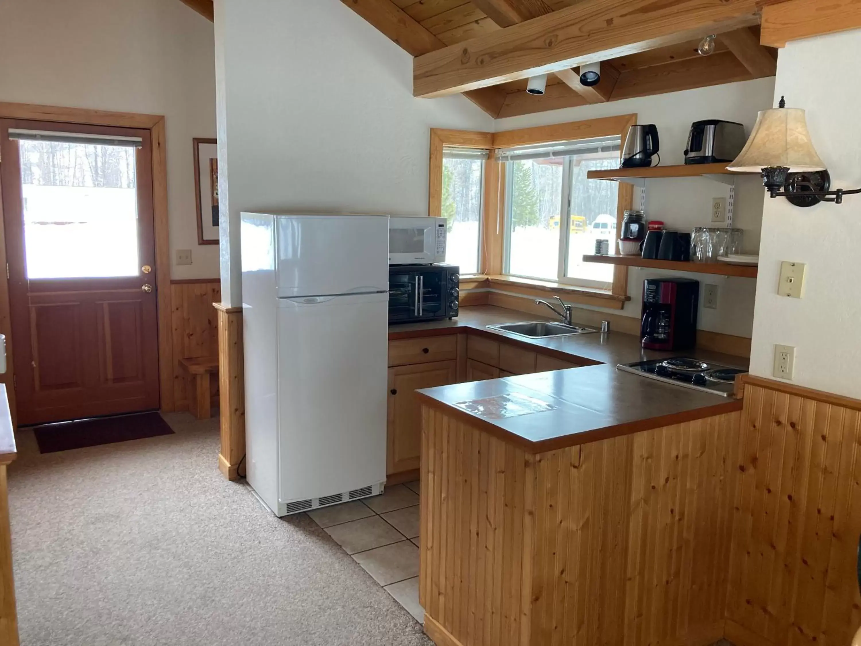 Winter, Kitchen/Kitchenette in River Run Inn