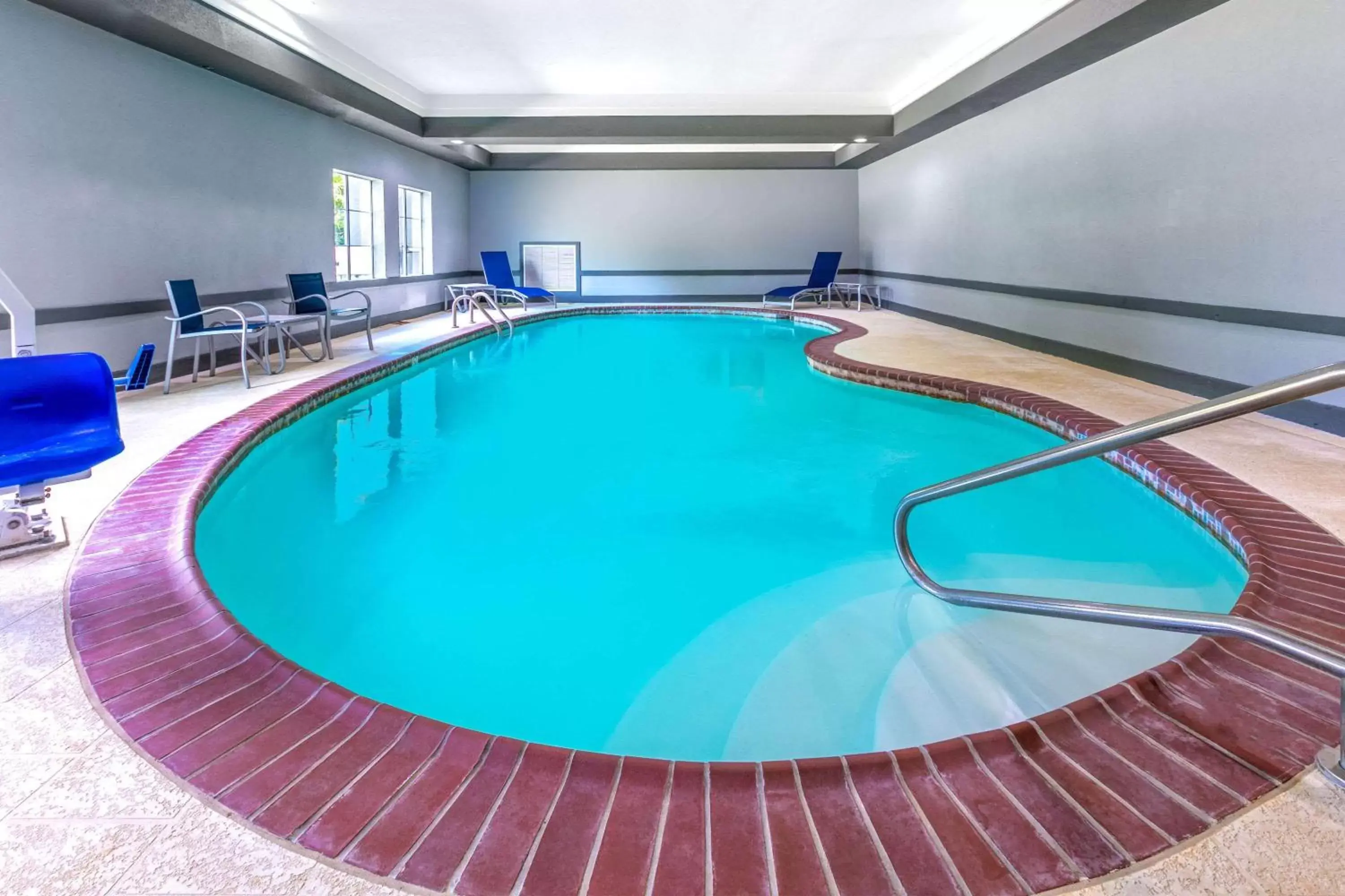 Activities, Swimming Pool in La Quinta by Wyndham Jacksonville, Texas