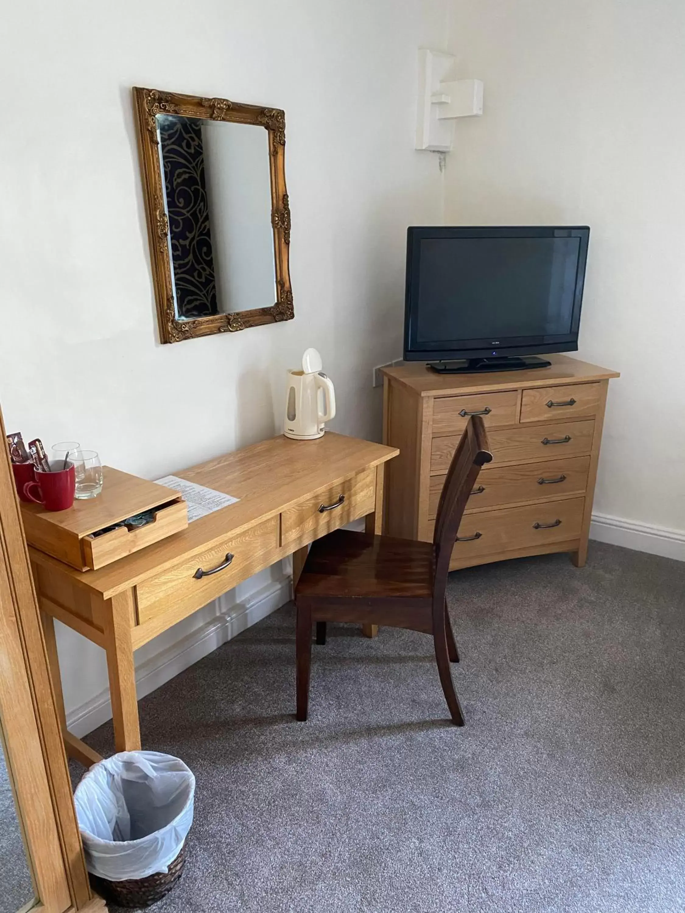 Bedroom, TV/Entertainment Center in The Royal Oak