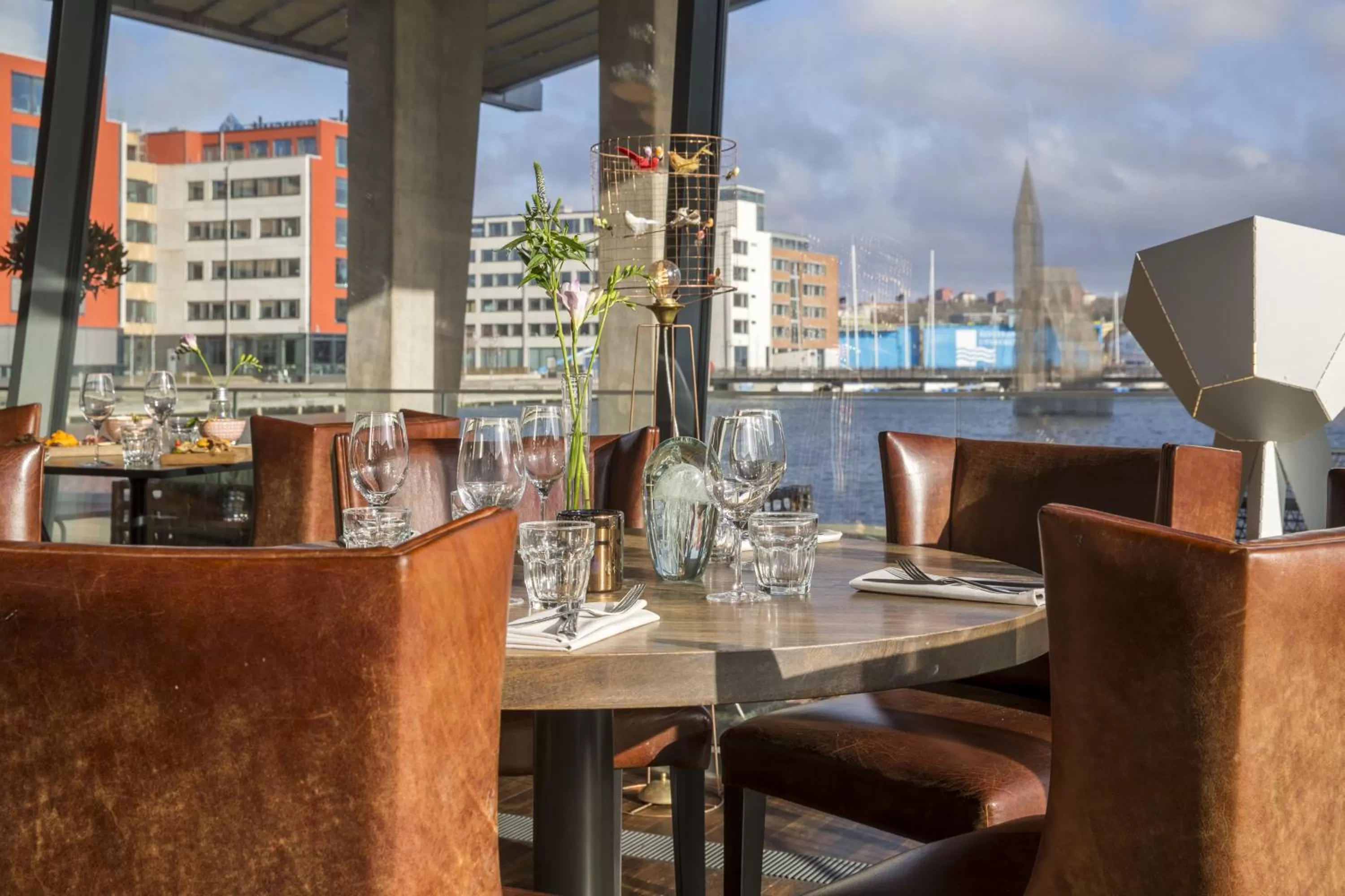 Restaurant/places to eat in Radisson Blu Riverside Hotel