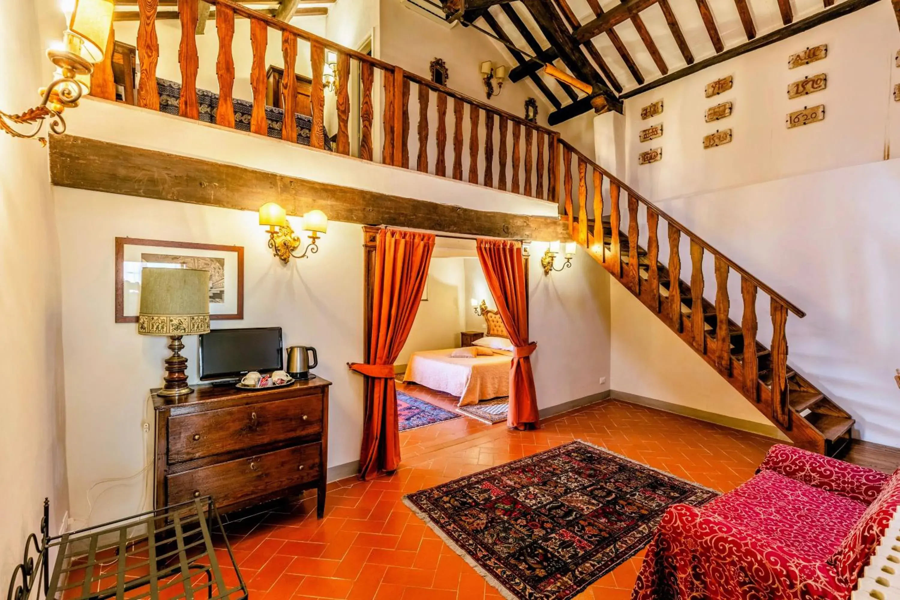 Bedroom, TV/Entertainment Center in Hotel San Michele