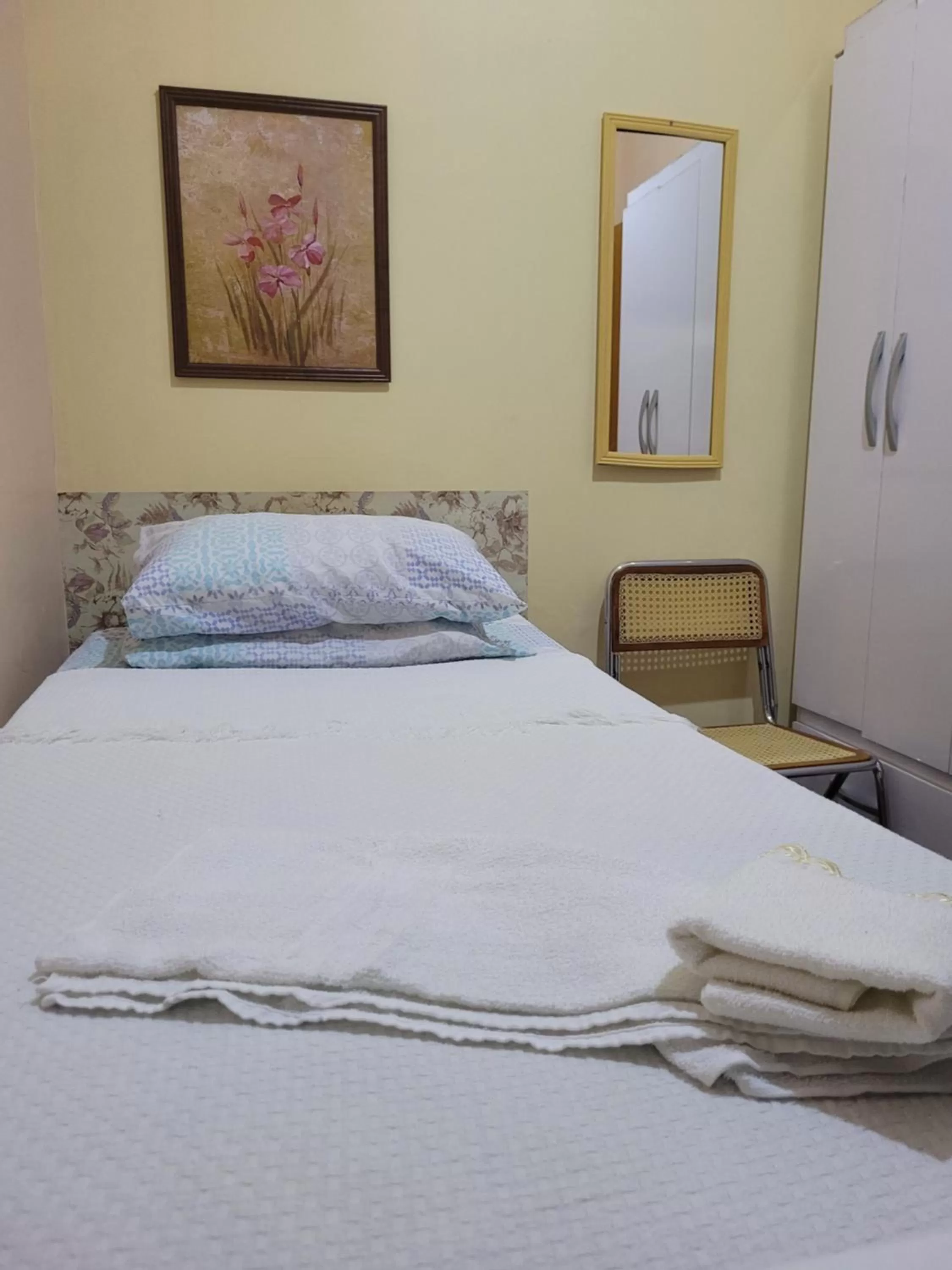 Bedroom, Bed in Kzazendf Cama&Cafe Hospedagem Familiar