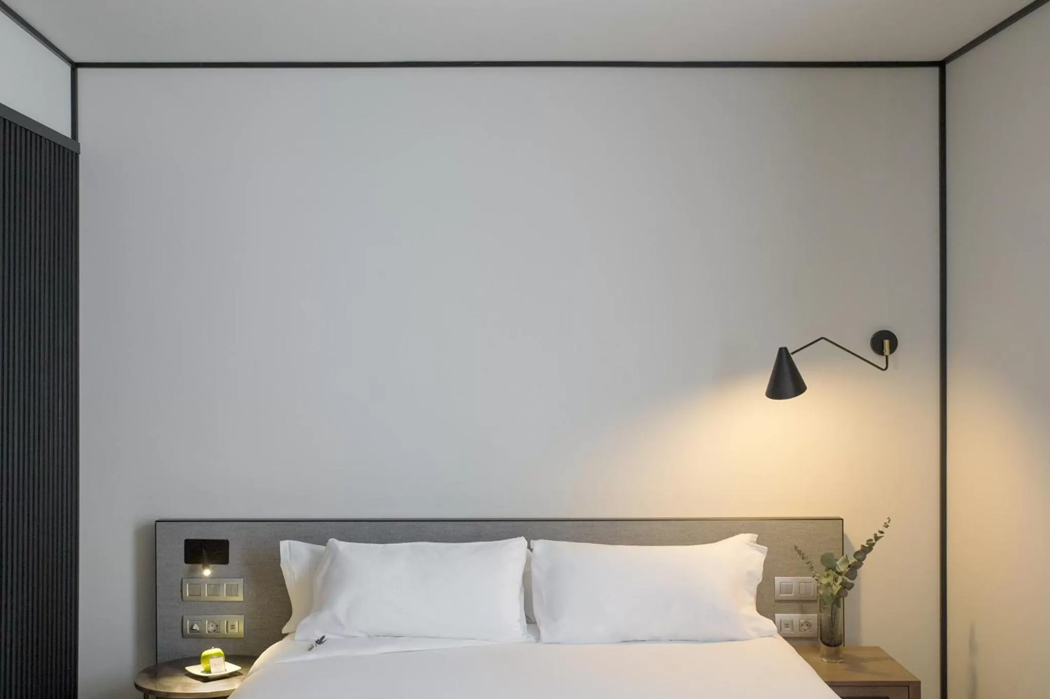 Bedroom, Bed in ICON Embassy