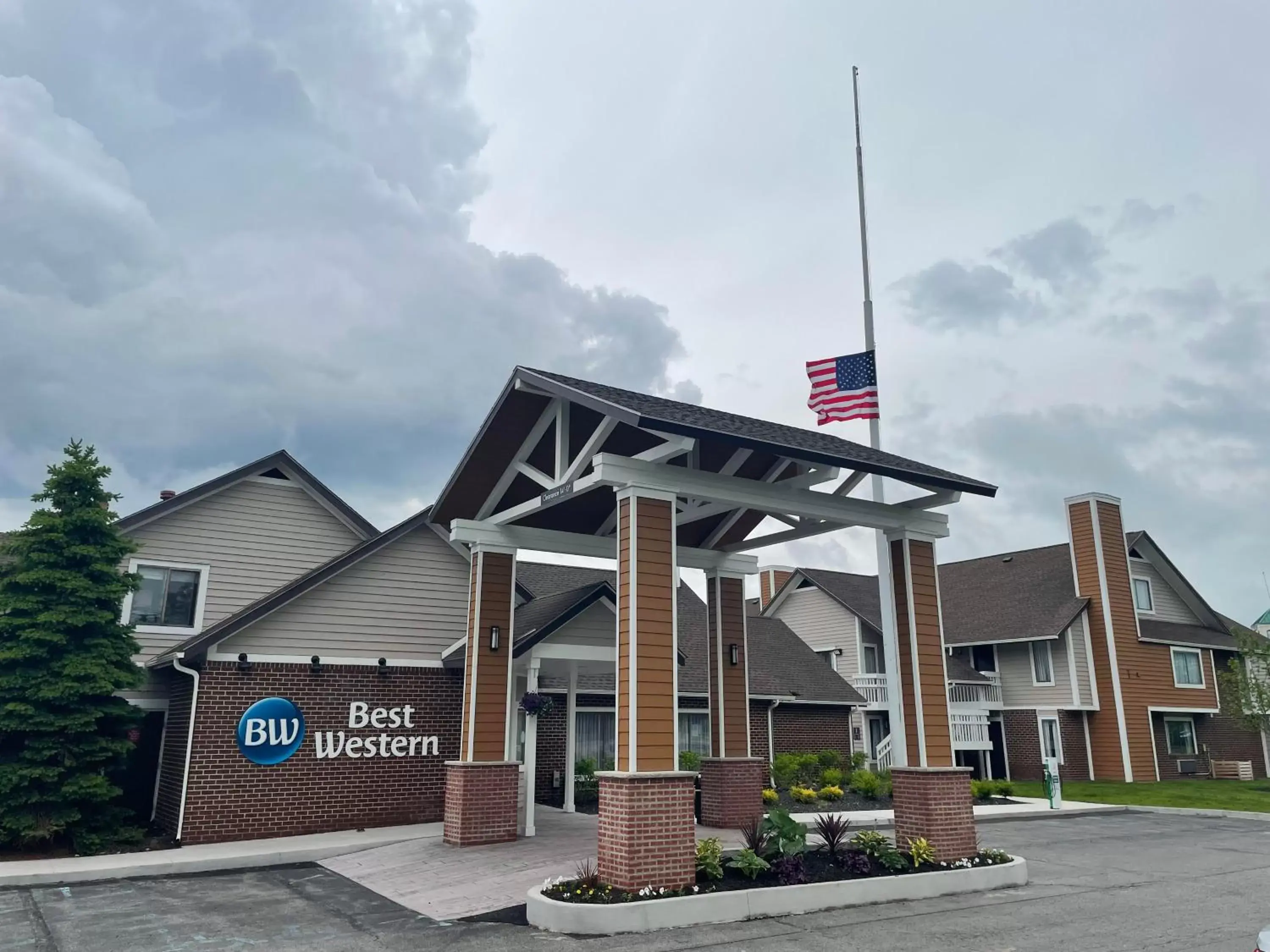 Facade/entrance, Property Building in Best Western Fishkill Inn & Suites