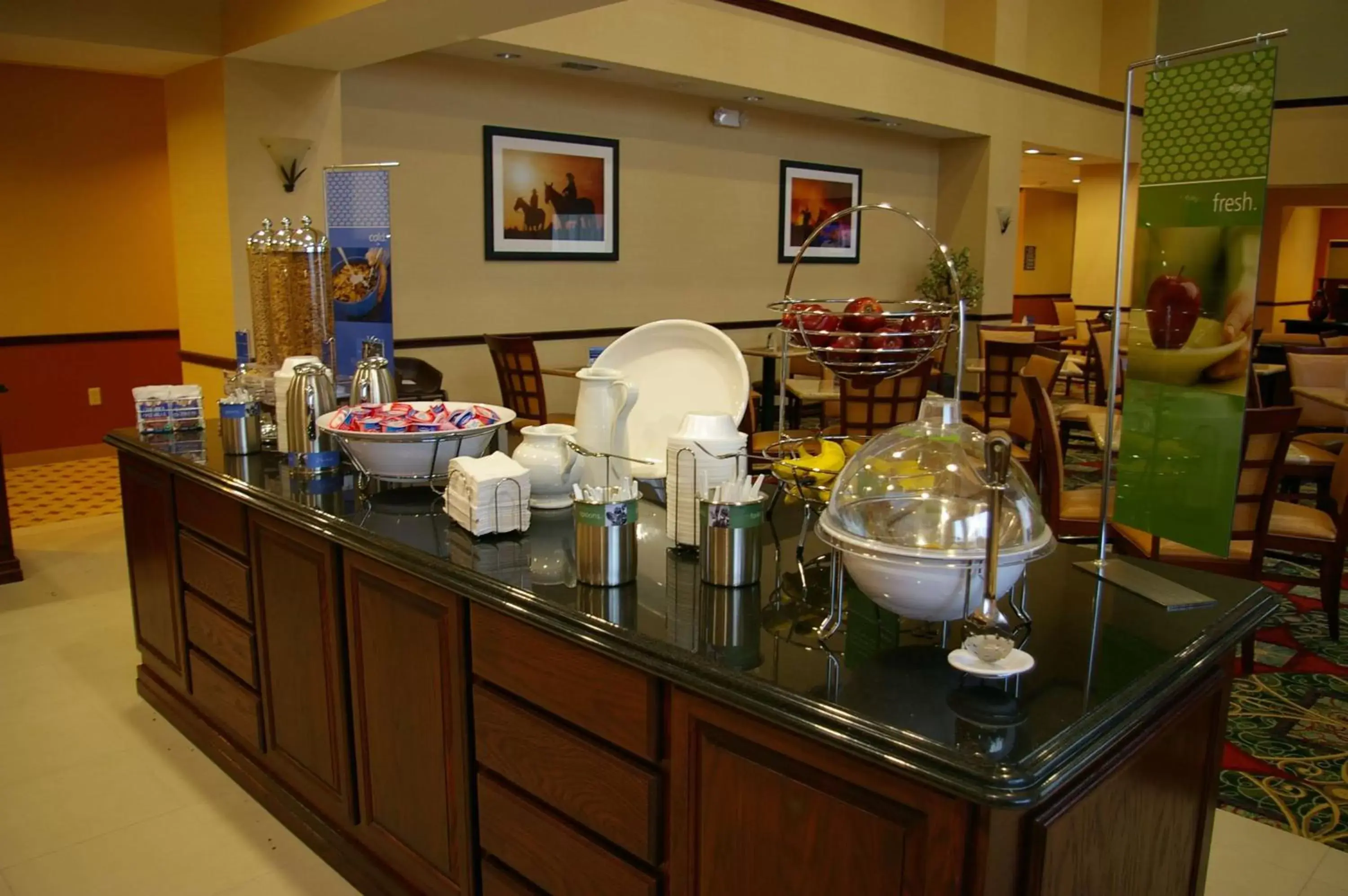 Dining area, Restaurant/Places to Eat in Hampton Inn & Suites Abilene I-20
