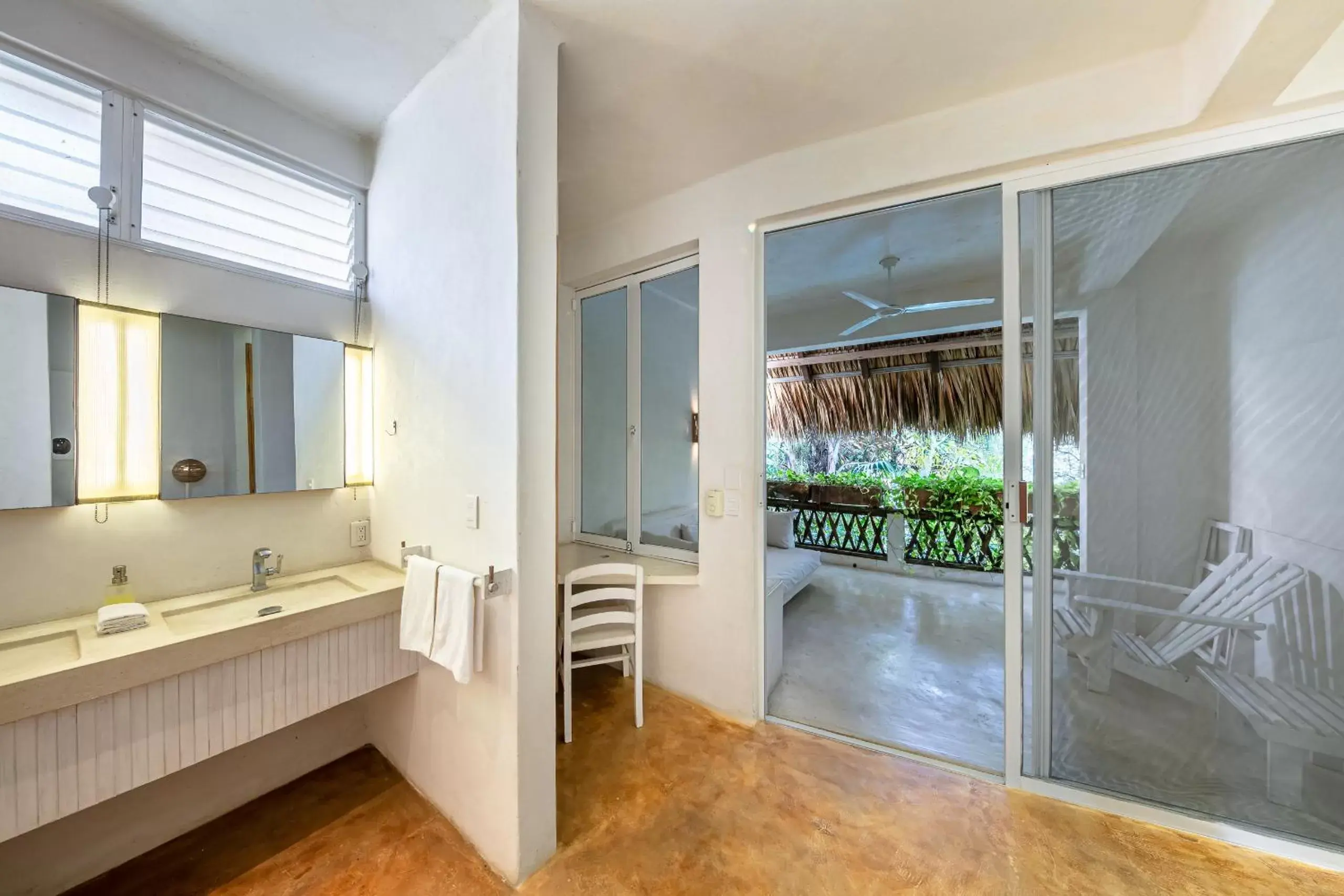 Garden view, Bathroom in Villa Maria Bed and Breakfast