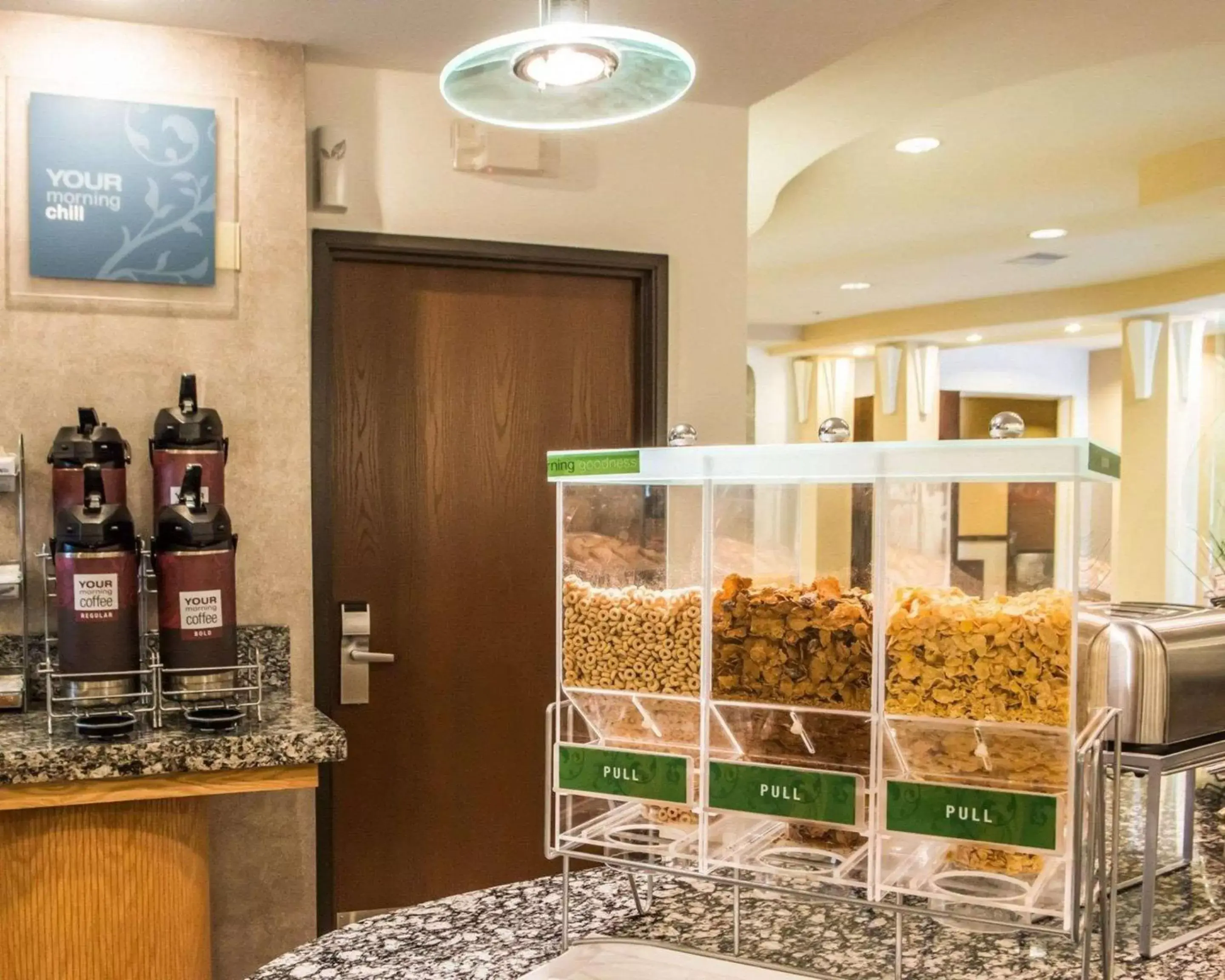 Restaurant/places to eat in Comfort Suites Monroeville