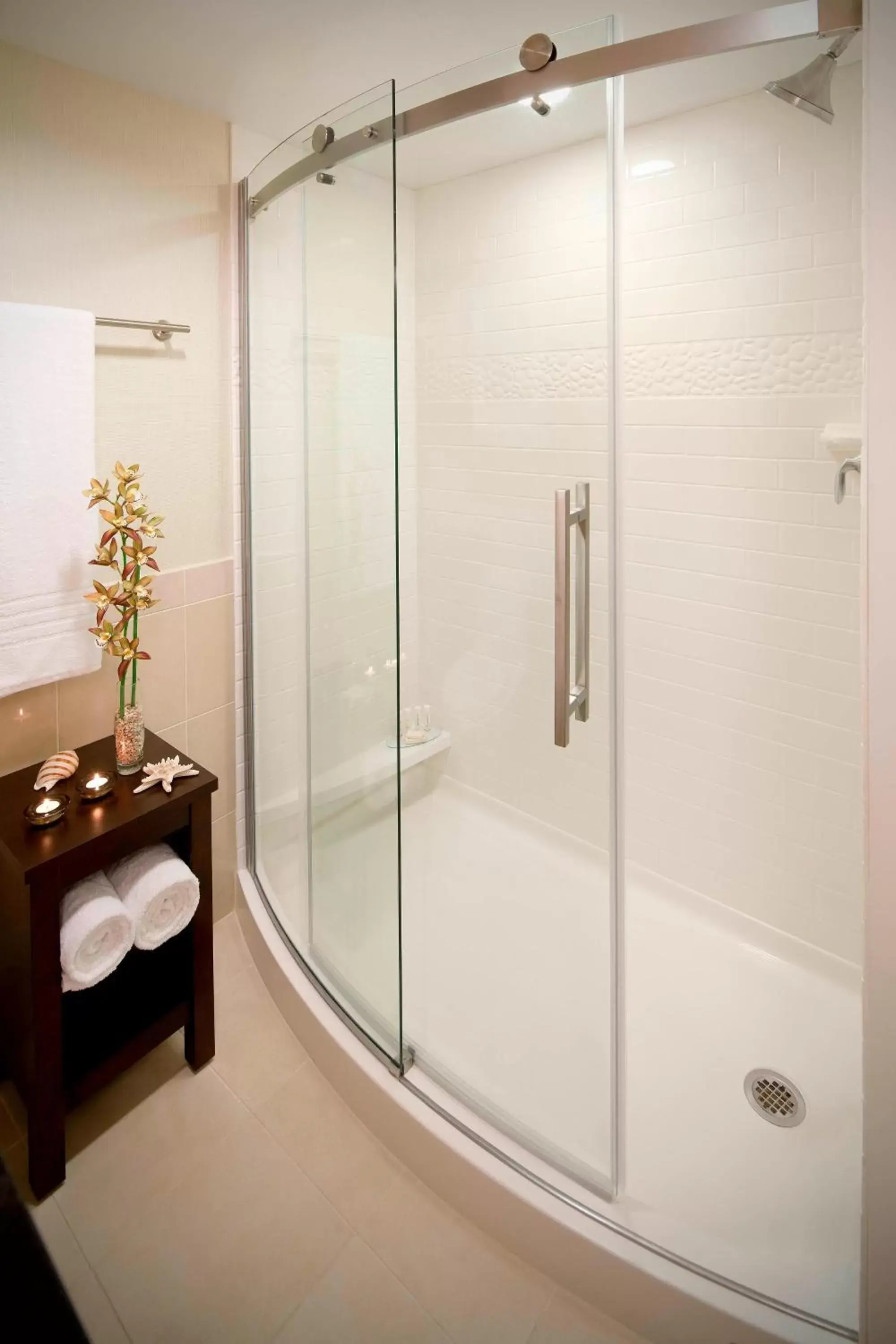 Bathroom in Courtyard by Marriott Fort Lauderdale East / Lauderdale-by-the-Sea