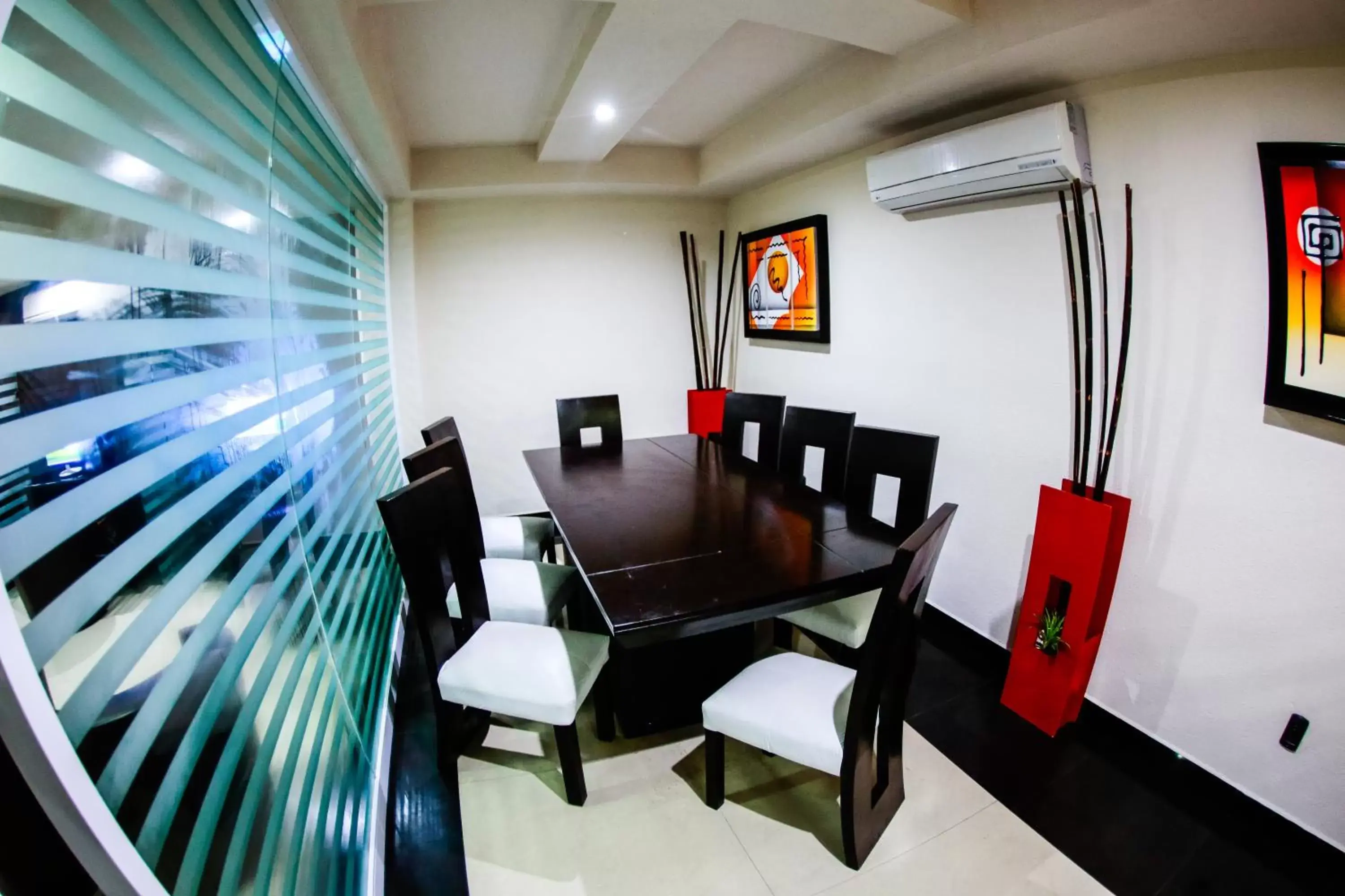 Business facilities, Dining Area in Hotel Portonovo Plaza Malecon