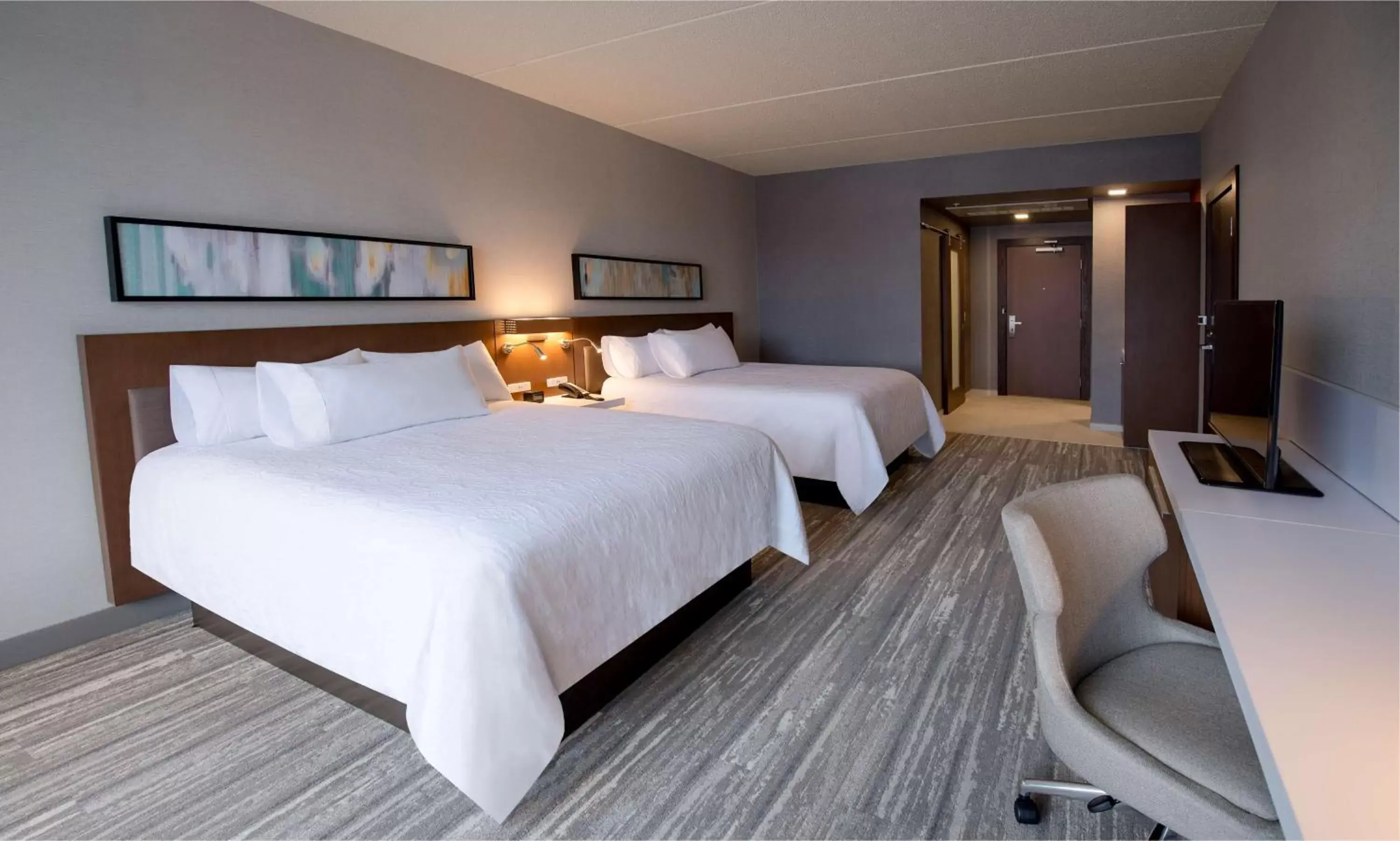 Bedroom, Bed in Hilton Garden Inn Wausau, WI Bedroom, Bed in Hilton Garden Inn Wausau, WI