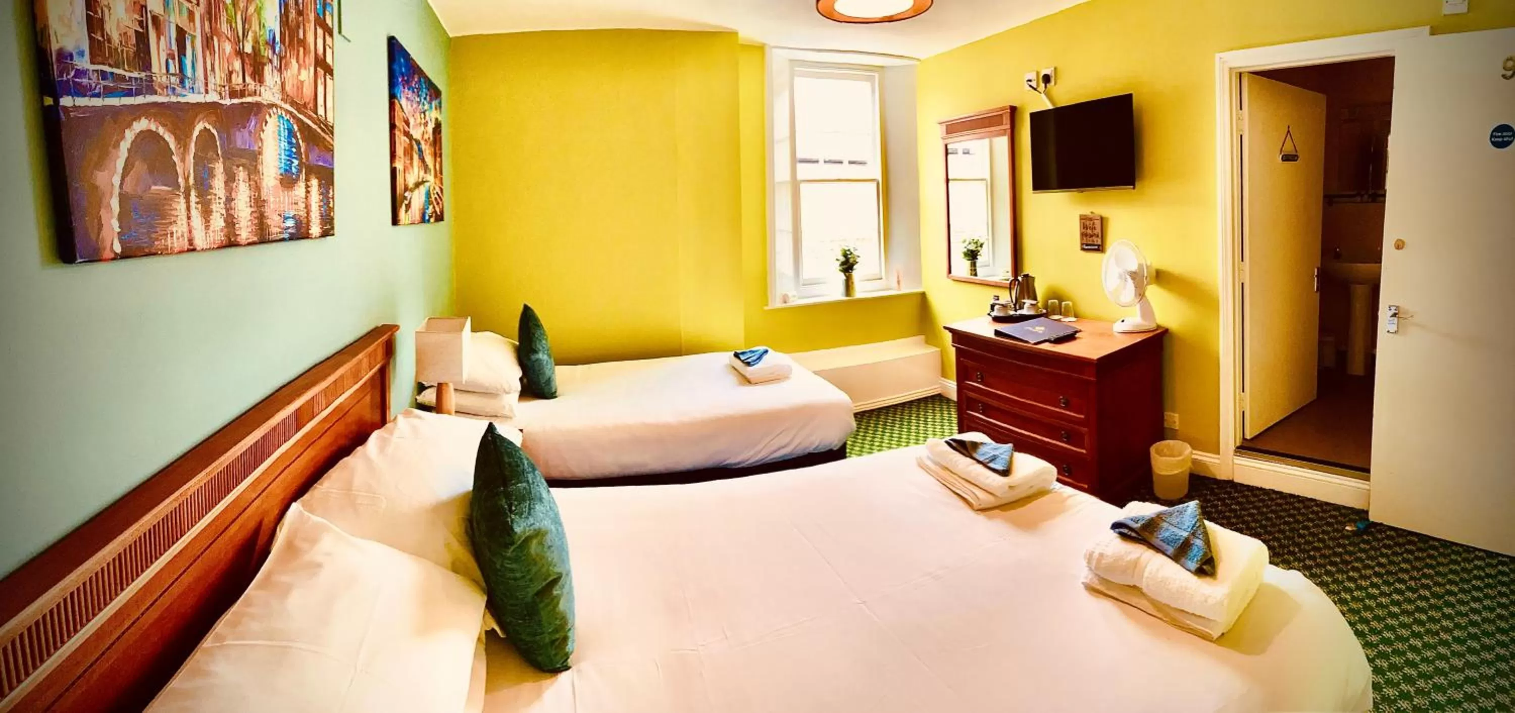 Bed in The Fleur De Lis