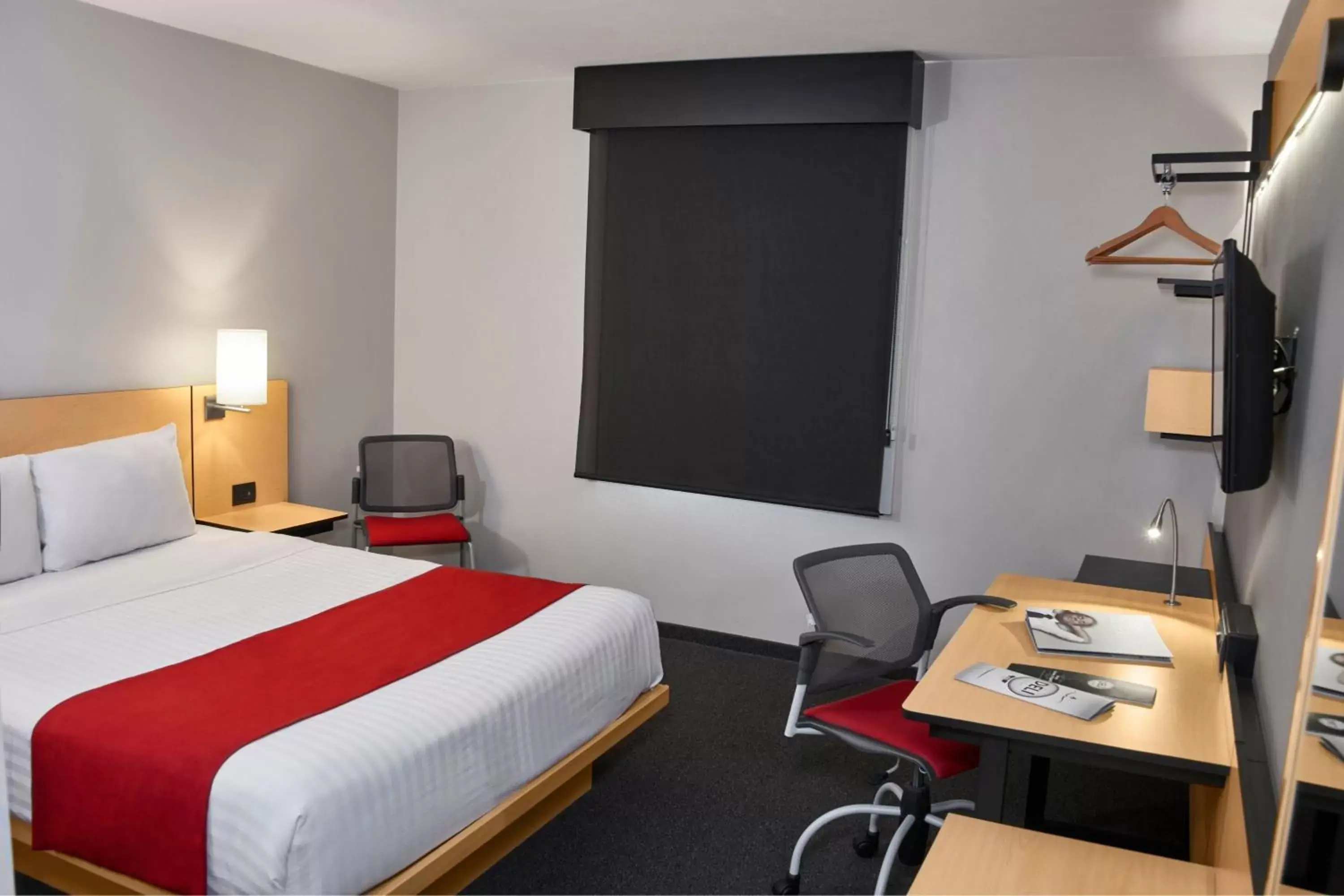 Photo of the whole room, Bed in City Express Plus by Marriott Guadalajara Expo