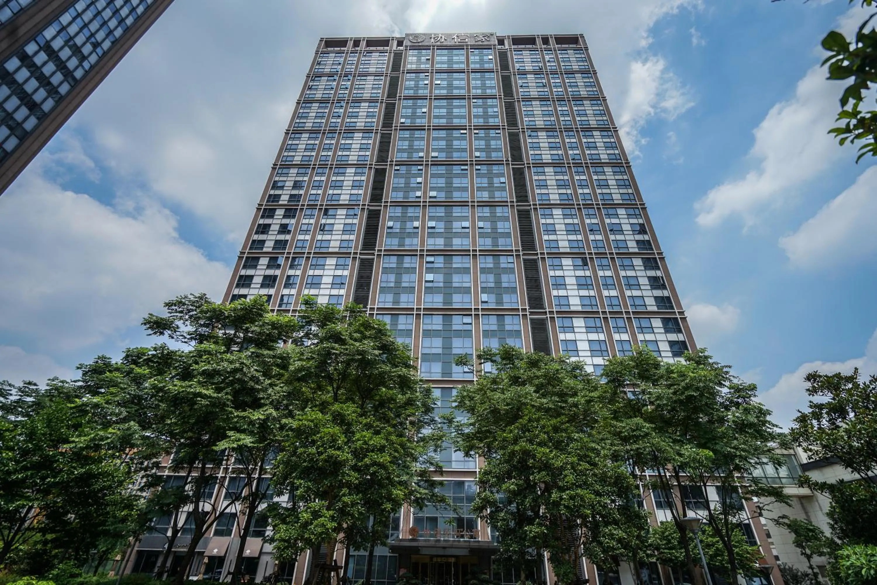 Property building in Sincere Residence Changfeng - Changfeng Ecological Business District - Near Exit 3 of Changfeng Park Station on Subway Line 15