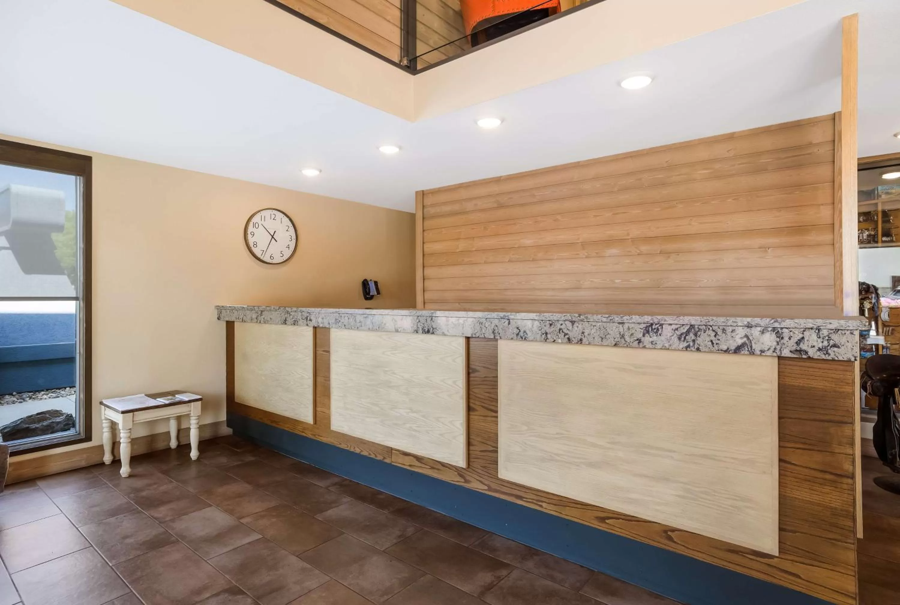 Lobby or reception in Best Western Plains Motel