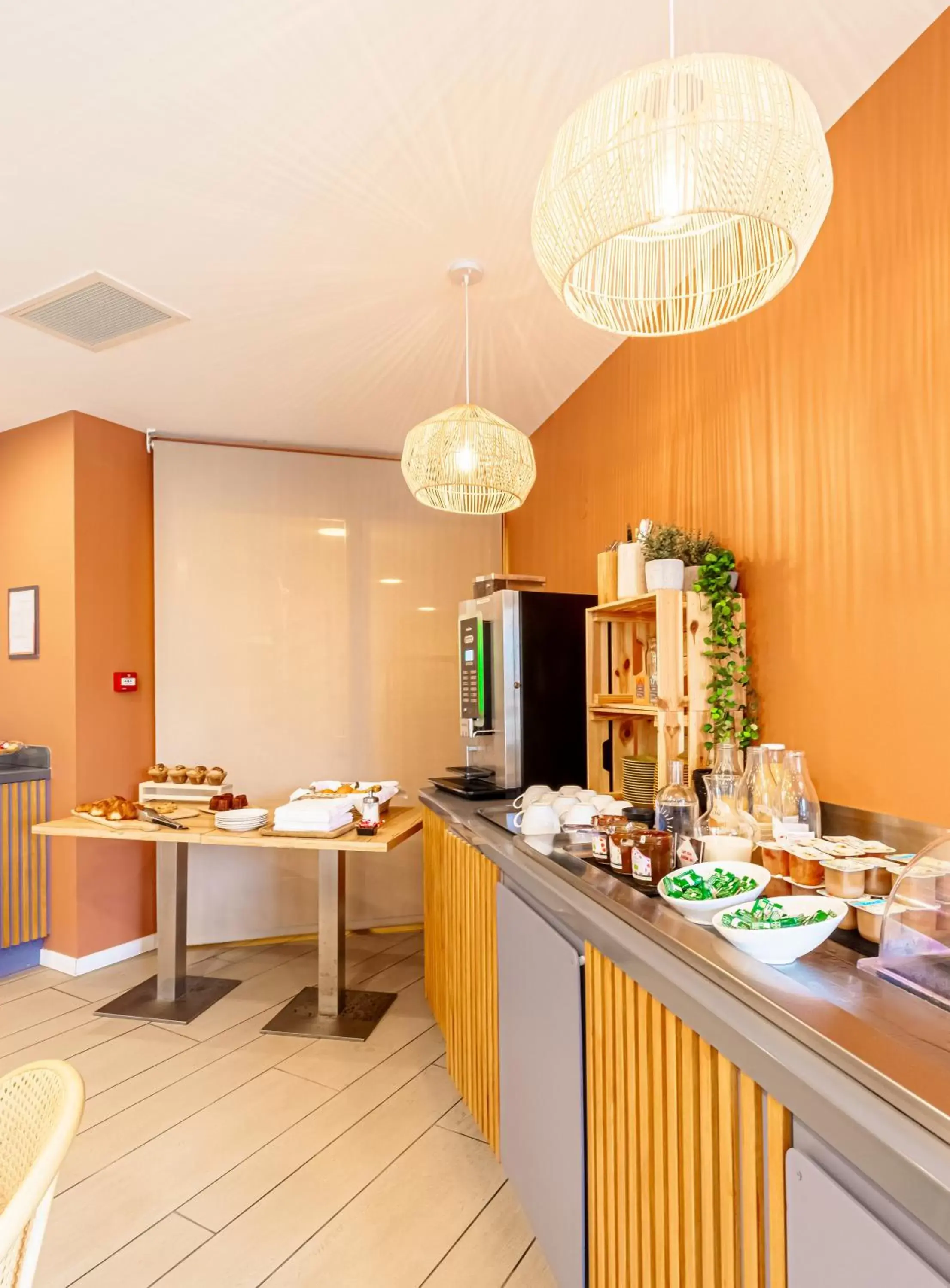 Coffee/tea facilities, Restaurant/Places to Eat in Résidence Pierre & Vacances Premium Haguna