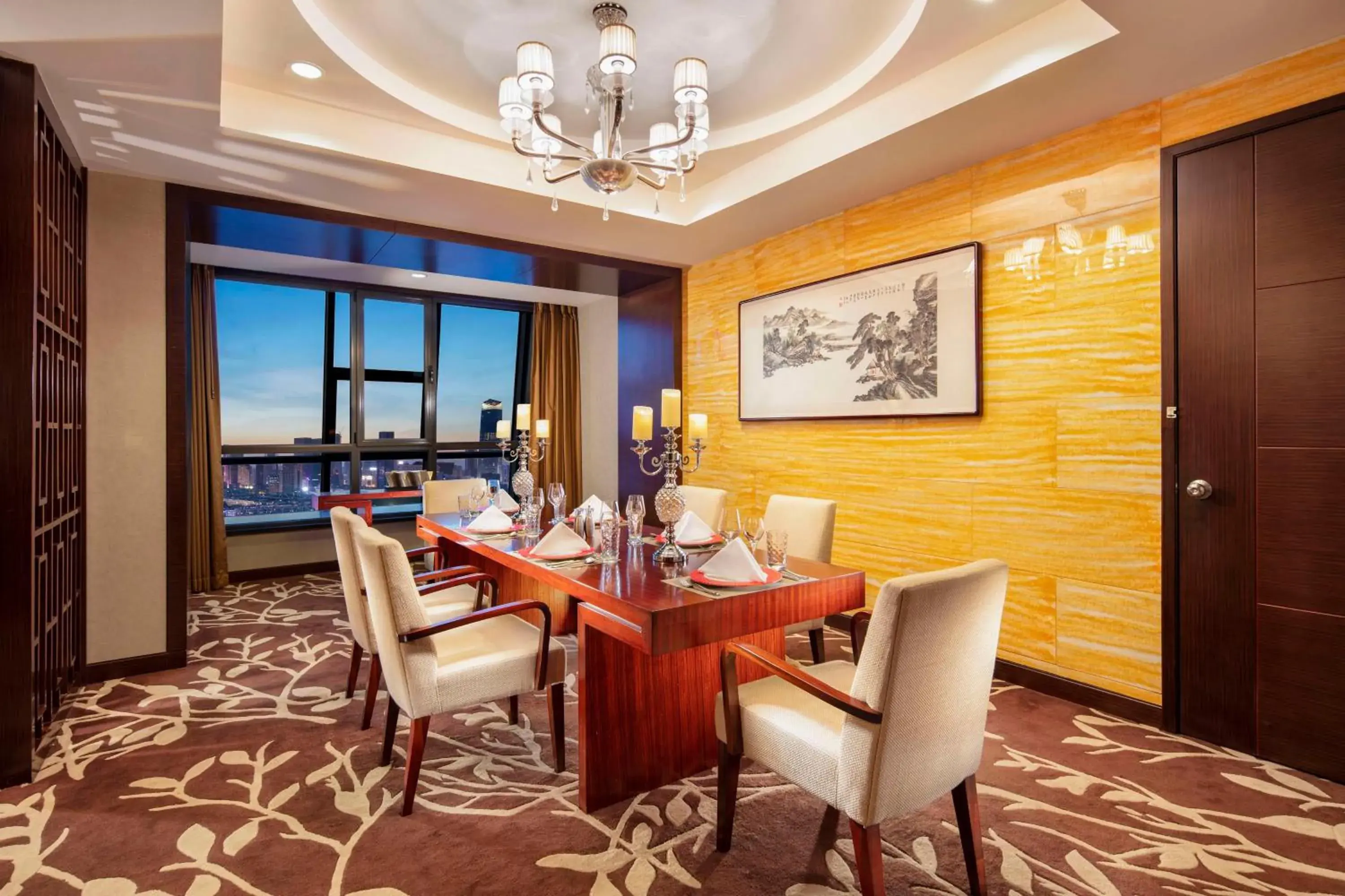 Living room, Dining Area in DoubleTree By Hilton Shenyang Hotel