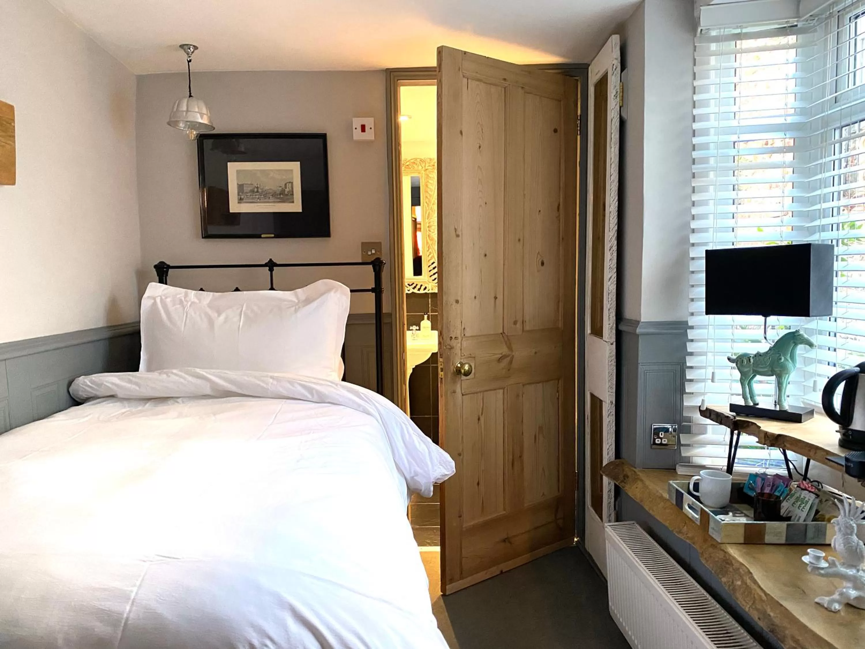 Bedroom, Bed in 27 Brighton Guesthouse