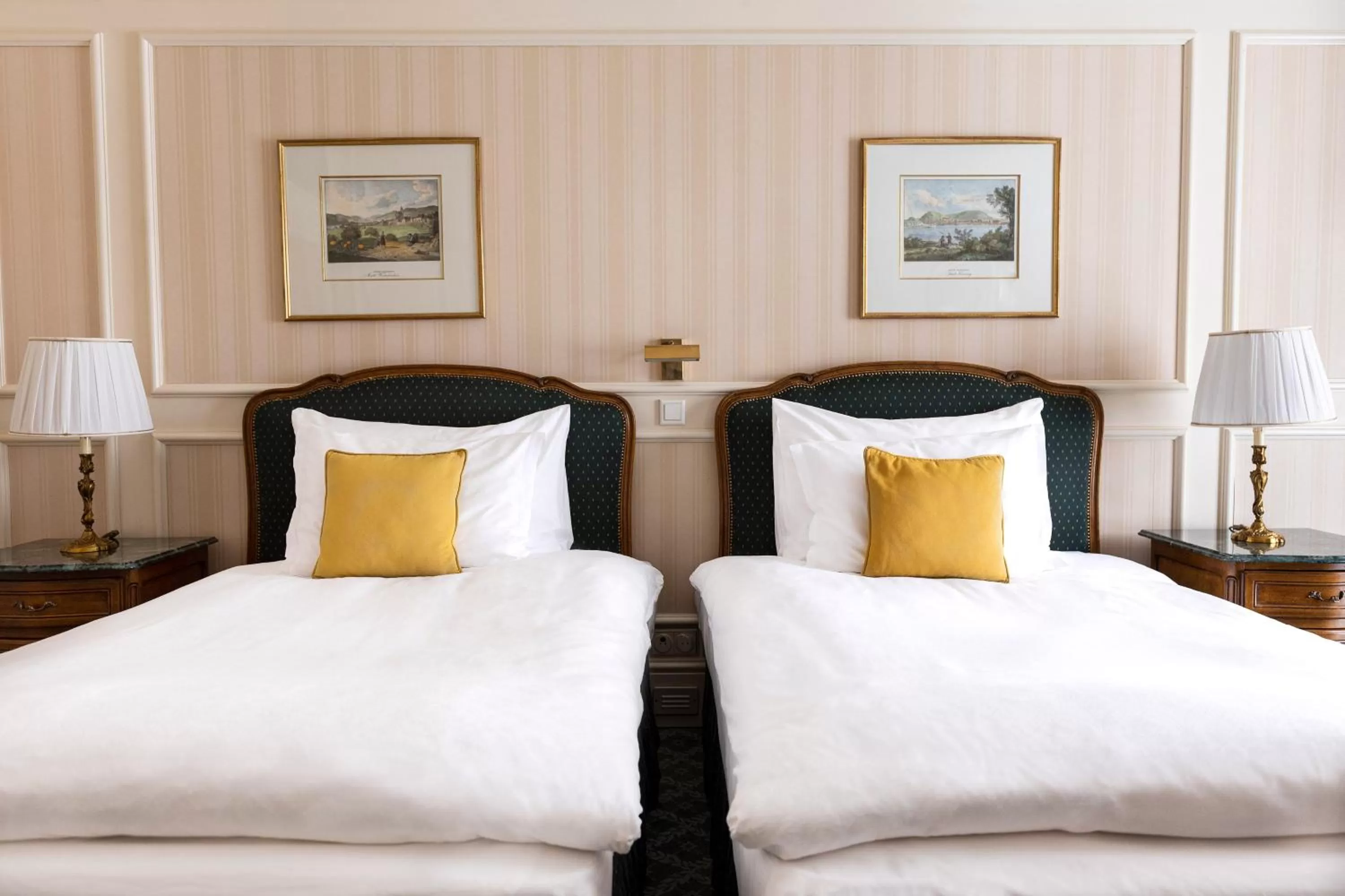 Photo of the whole room, Bed in Grand Hotel Wien