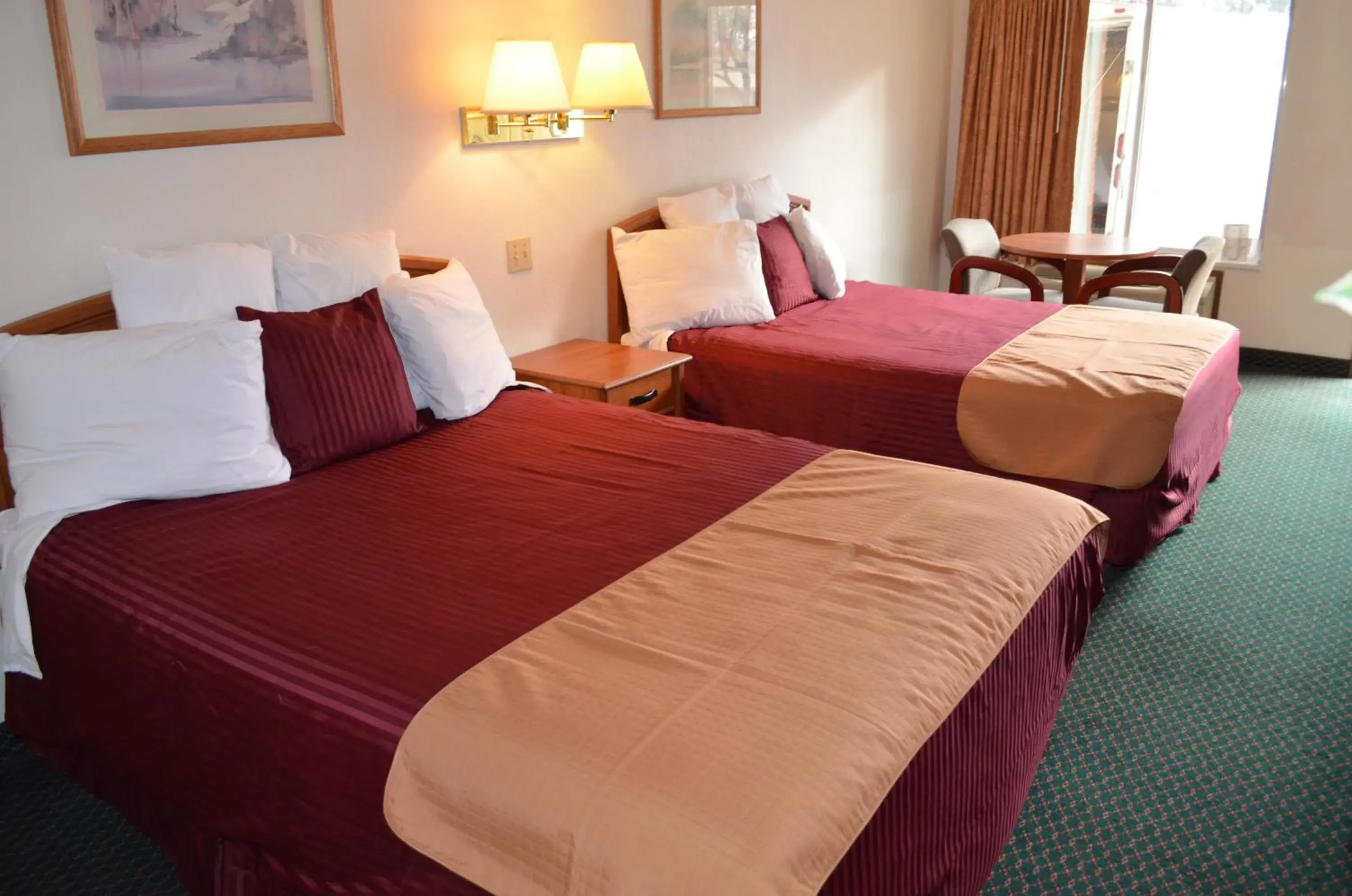 Bed in National 9 Inn Price