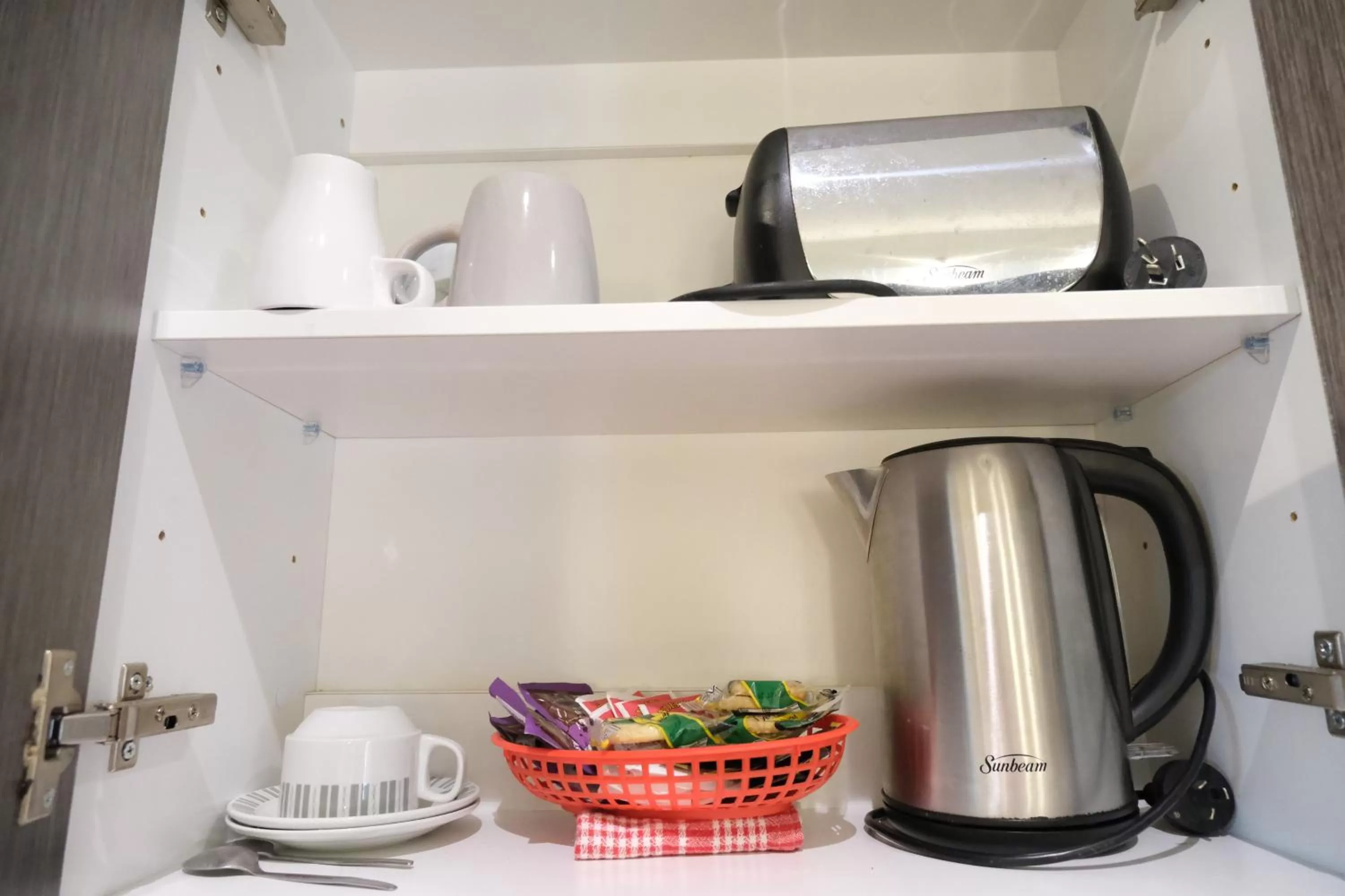 Coffee/tea facilities in Sapphire Palms Motel