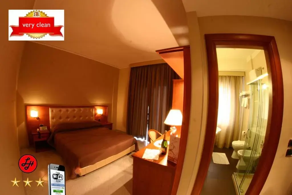 Double or Twin Room in Hotel Luxor Double or Twin Room in Hotel Luxor