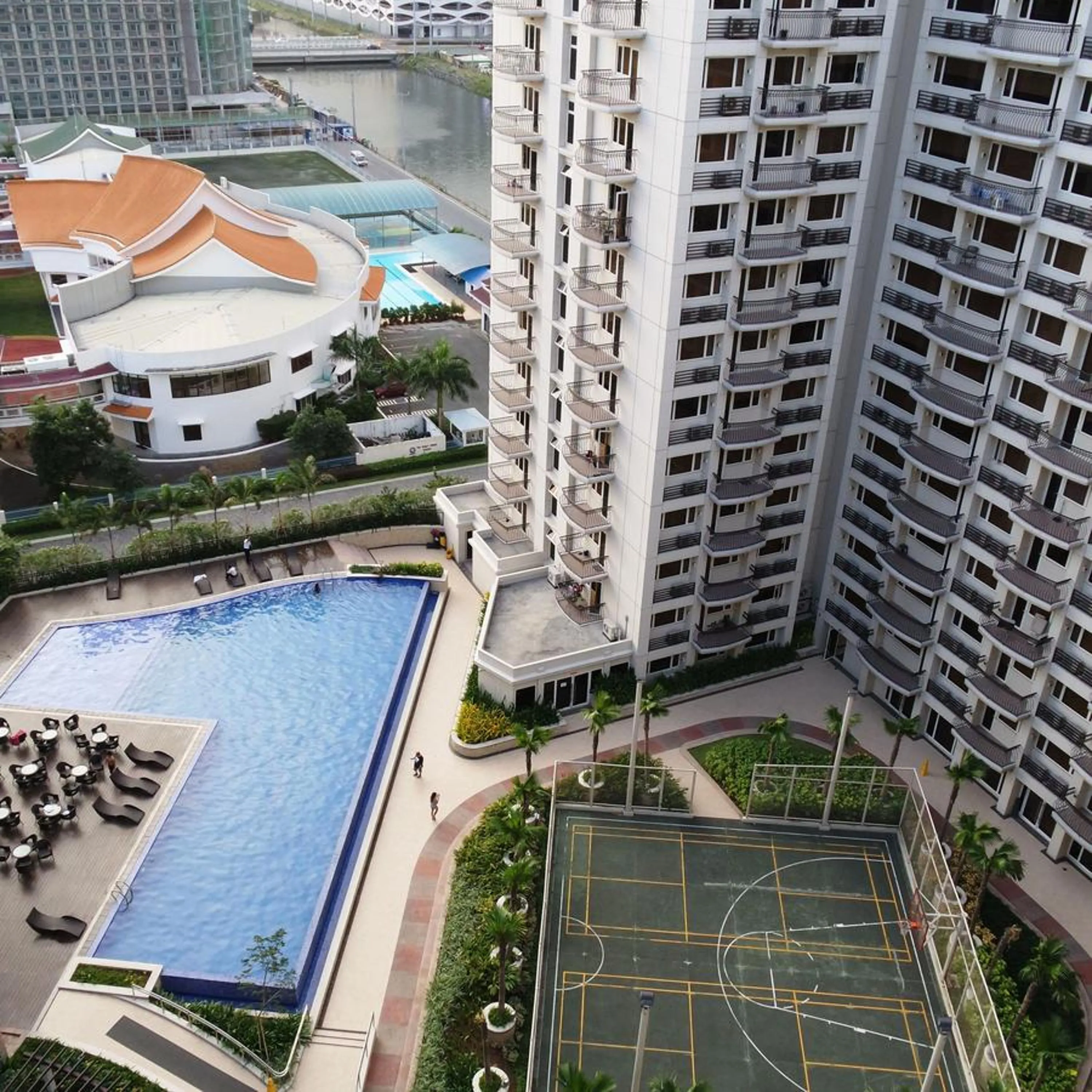 Solemare Parksuites Condominium - Condo R Us