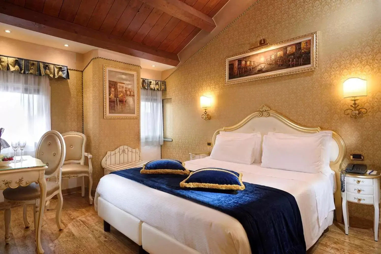 Bedroom, Bed in Hotel Olimpia Venice, BW Signature Collection