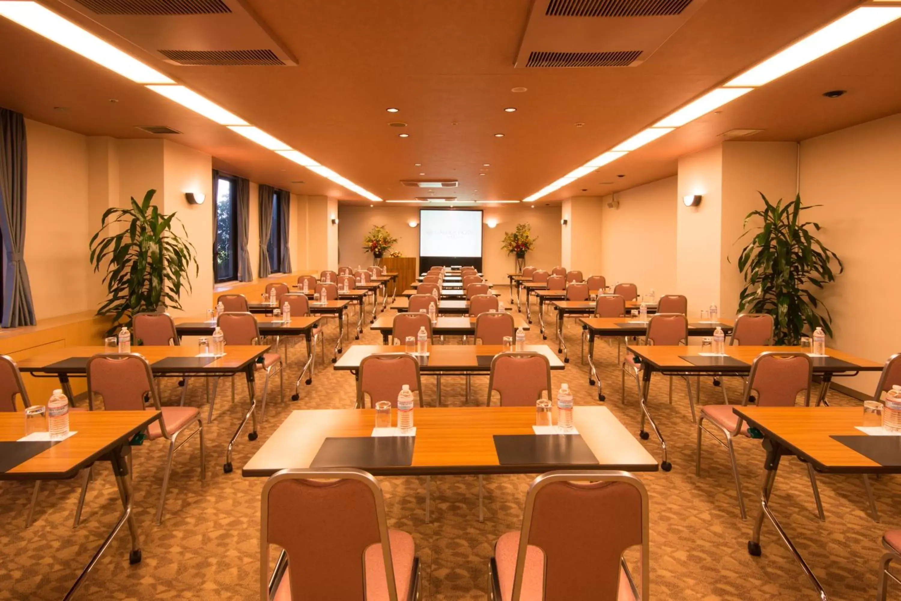 Business facilities in International Garden Hotel Narita