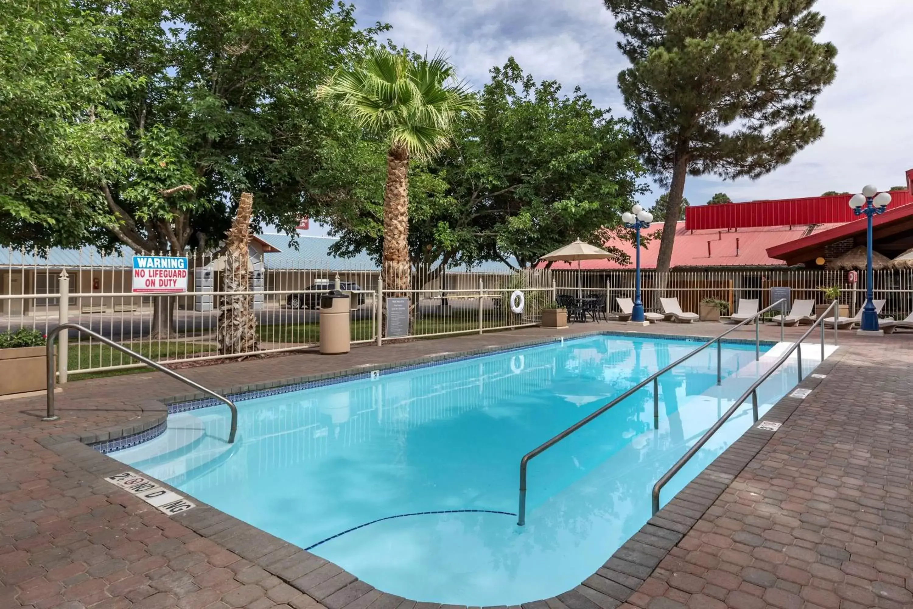 Pool view, Swimming Pool in Best Western Swiss Clock Inn