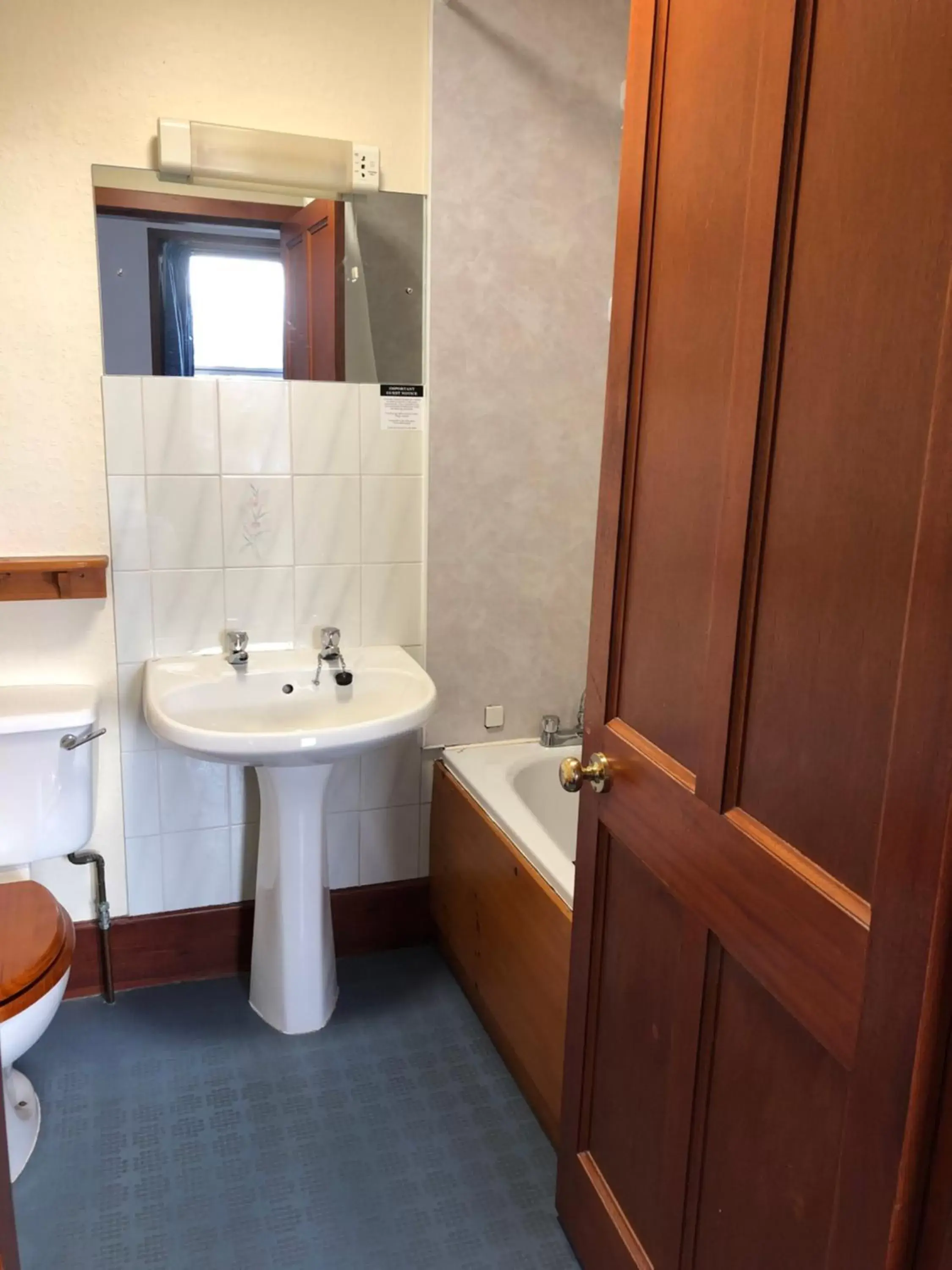 Bathroom in Westerlea Hotel Nairn